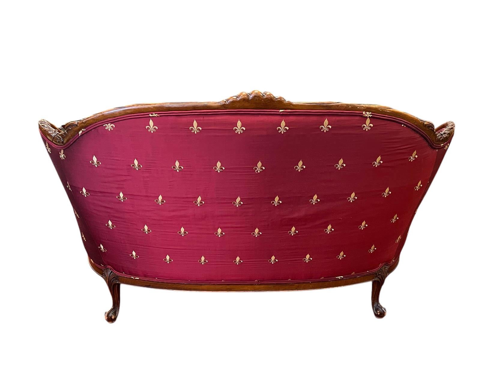 Soie Canapé touffeté Louis XV en soie Fleur-de-Lis en vente