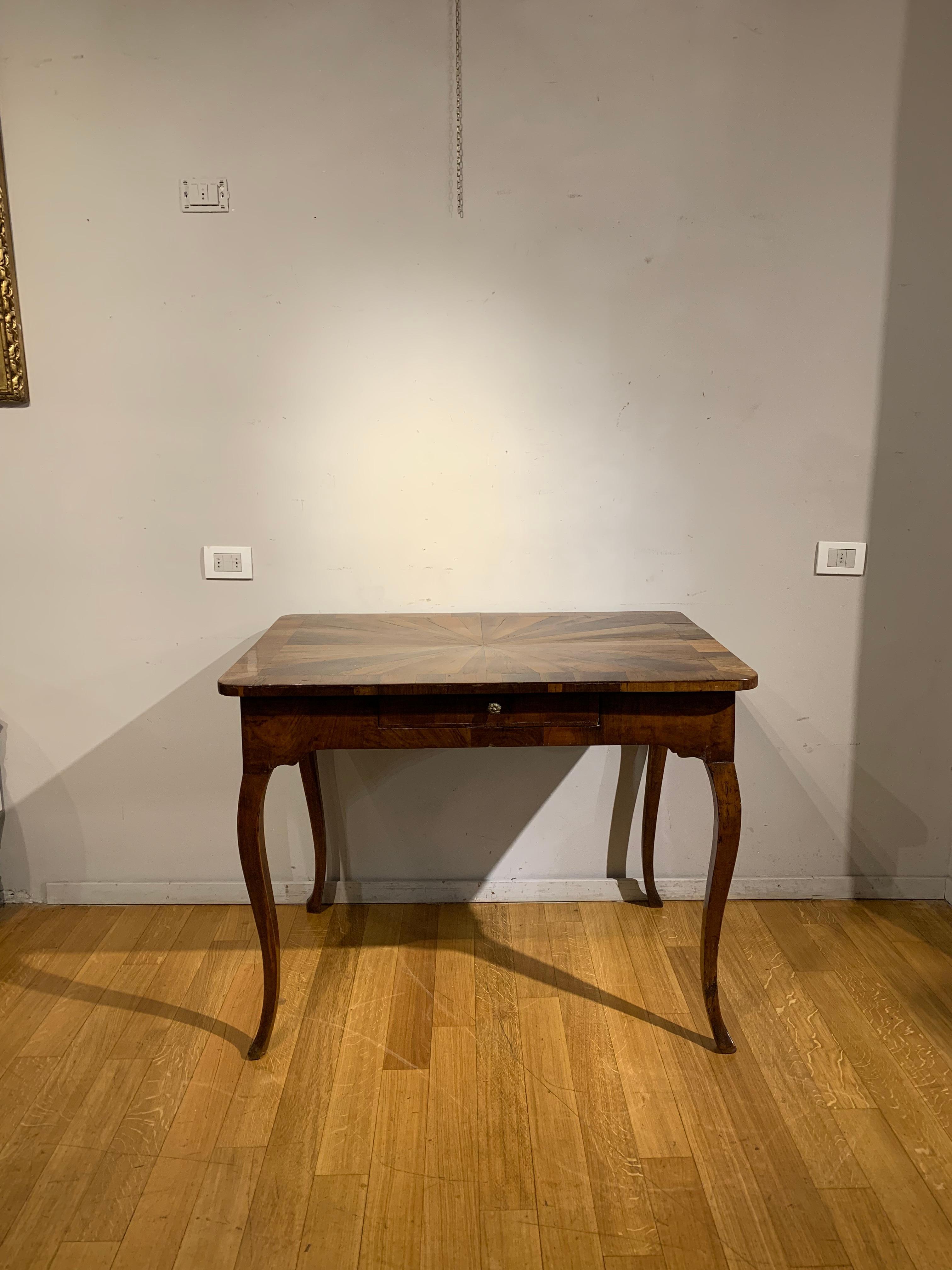 Louis XV Tuscany Walnut Veneered Writing Table For Sale 4