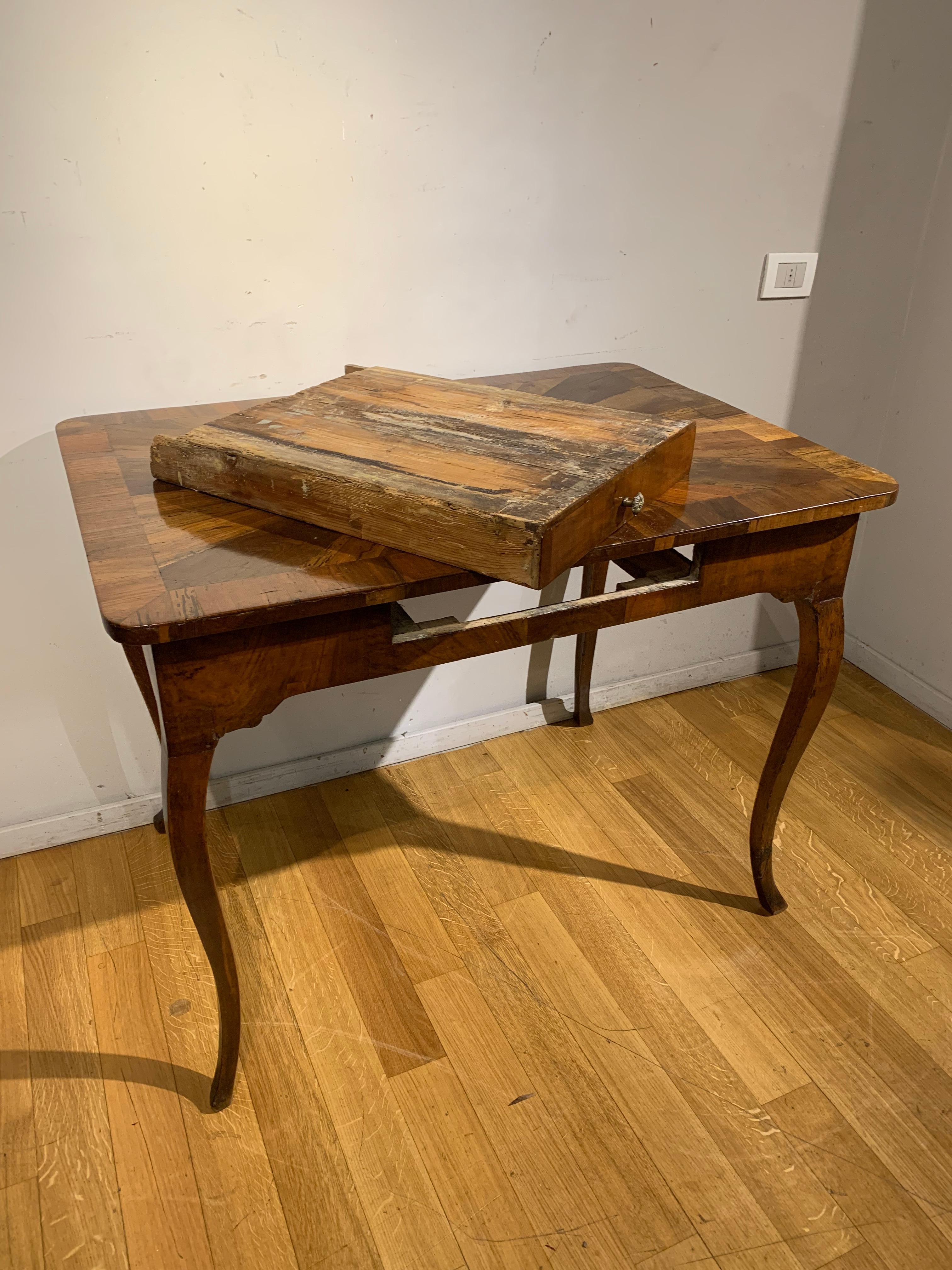 Italian Louis XV Tuscany Walnut Veneered Writing Table For Sale