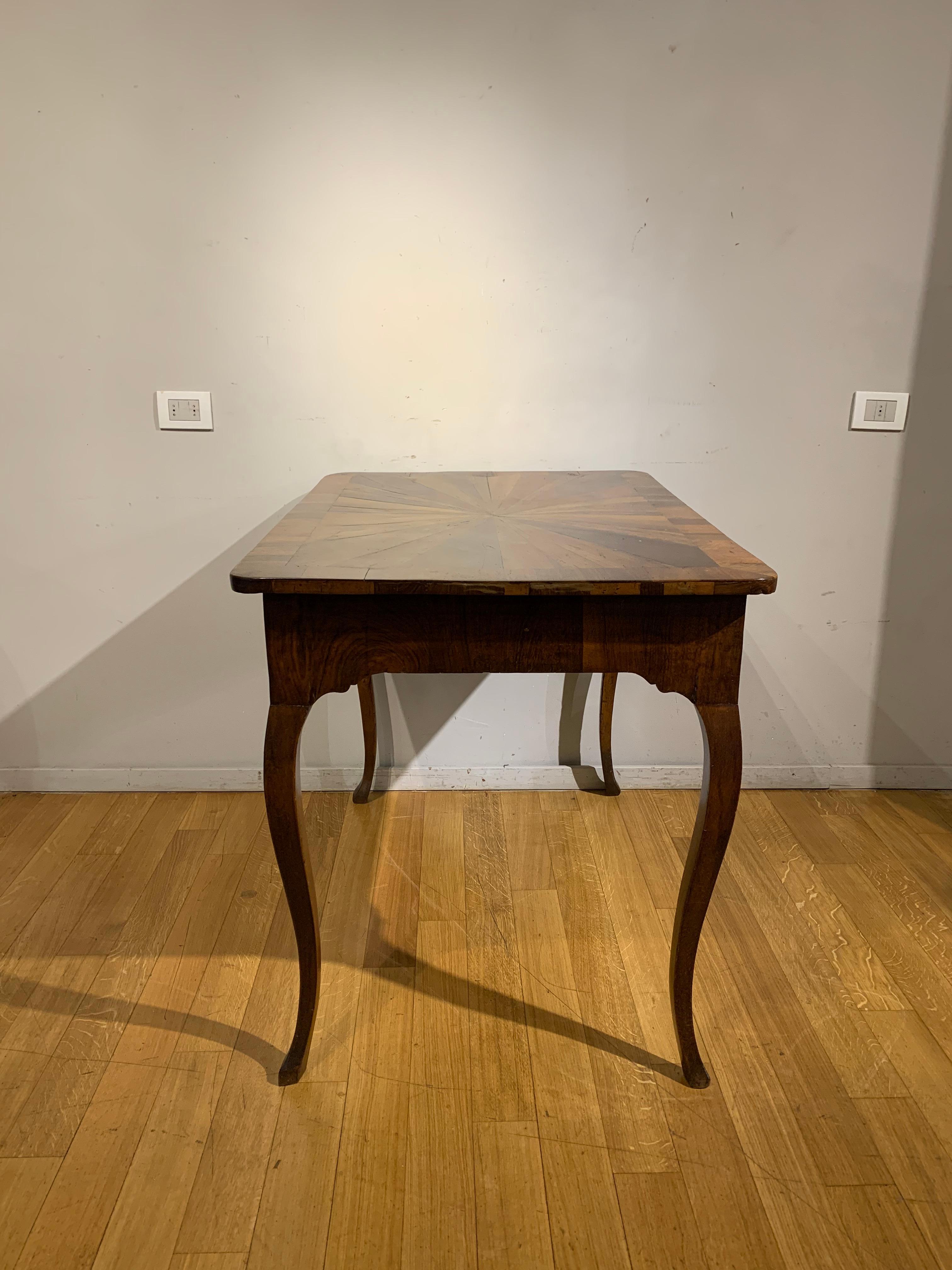 Louis XV Tuscany Walnut Veneered Writing Table For Sale 2