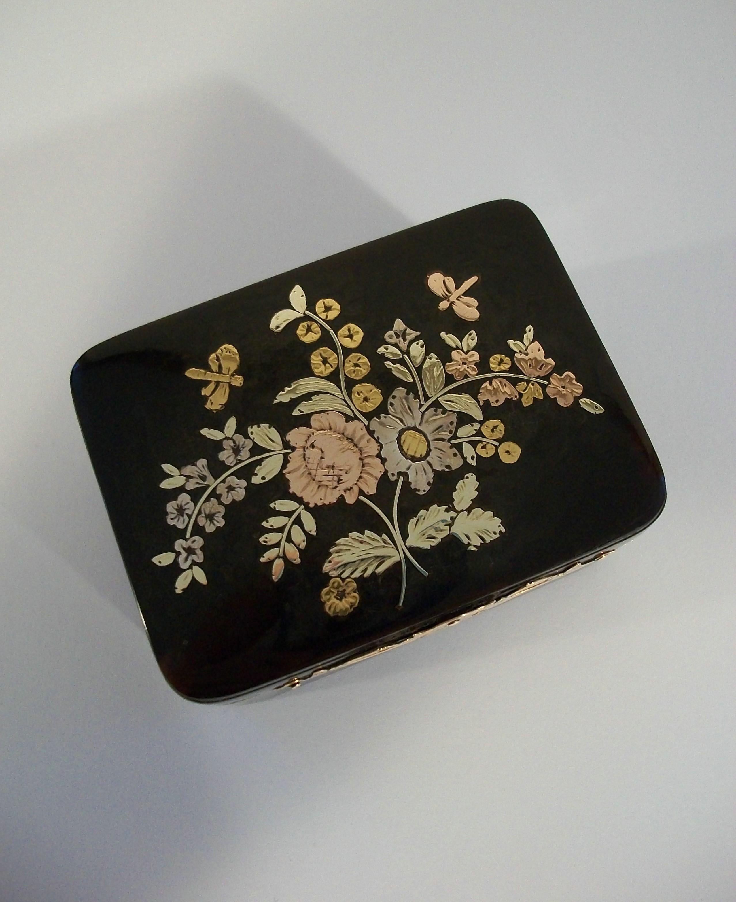 Louis XV Vari-Color Gold & Enamel Snuff Box - France - Late 18th Century For Sale 10