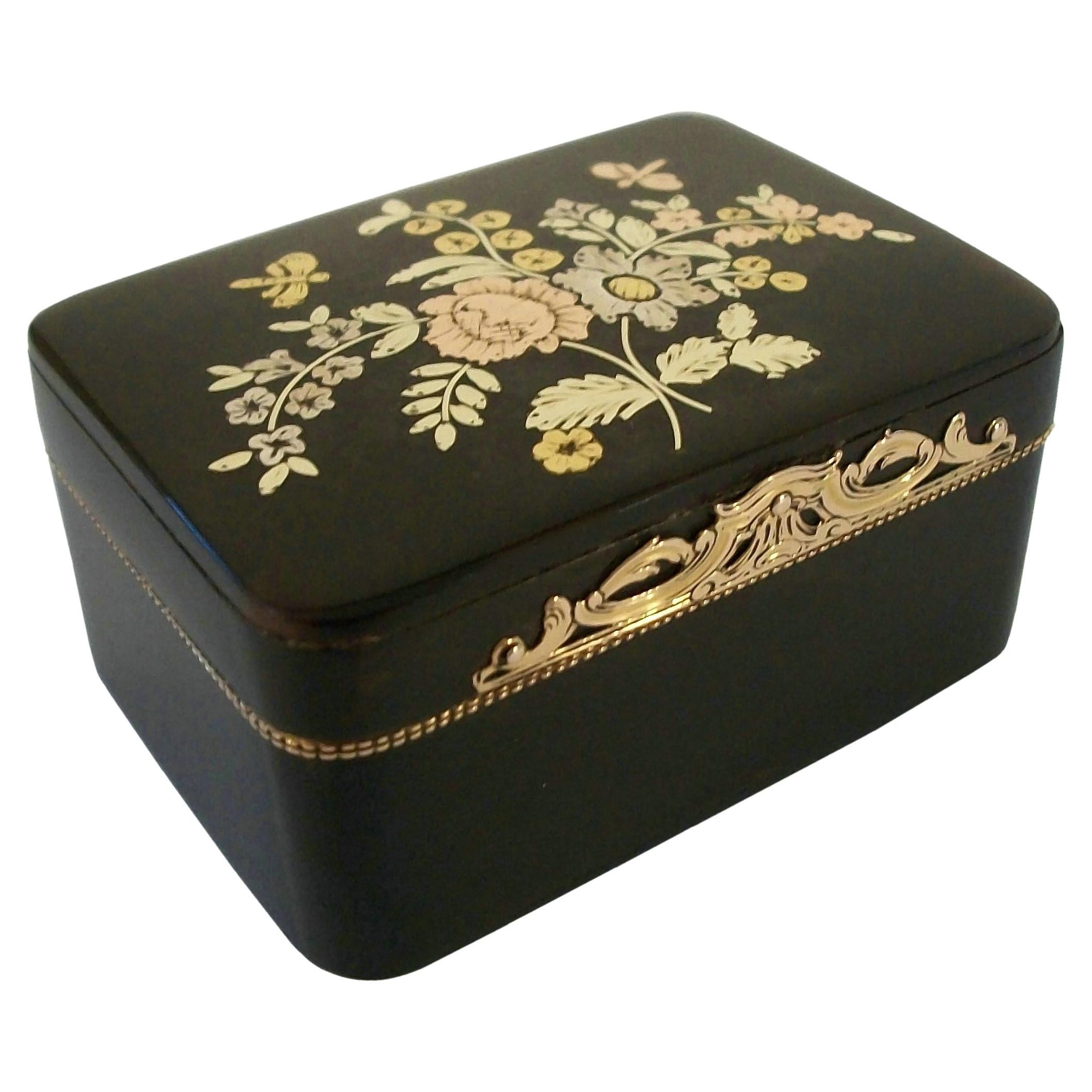 Louis XV Vari-Color Gold & Enamel Snuff Box - France - Late 18th Century For Sale