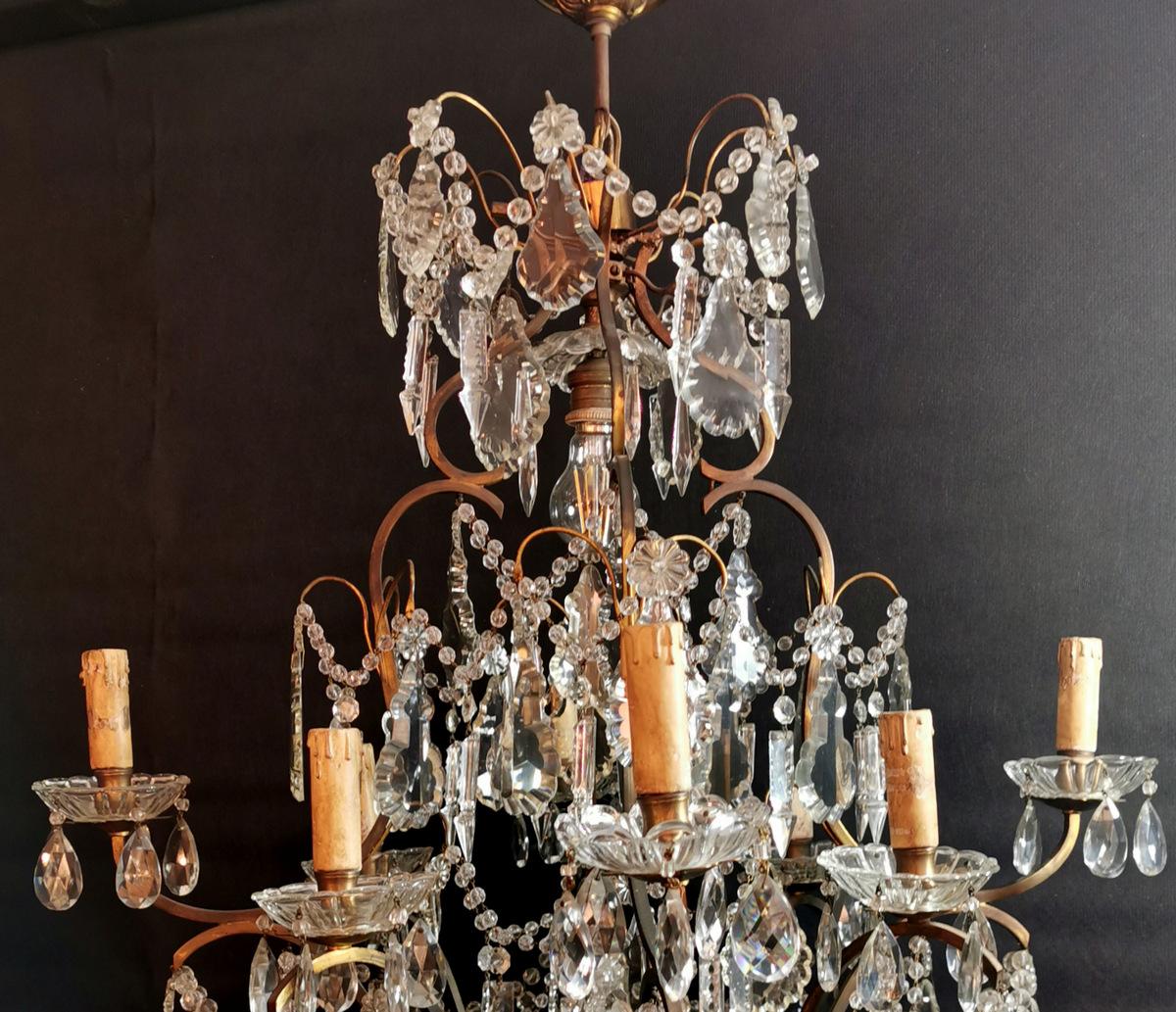 Louis XV Venetian Style Italian Chandelier in Bronze with Cut Crystals In Good Condition In Prato, Tuscany