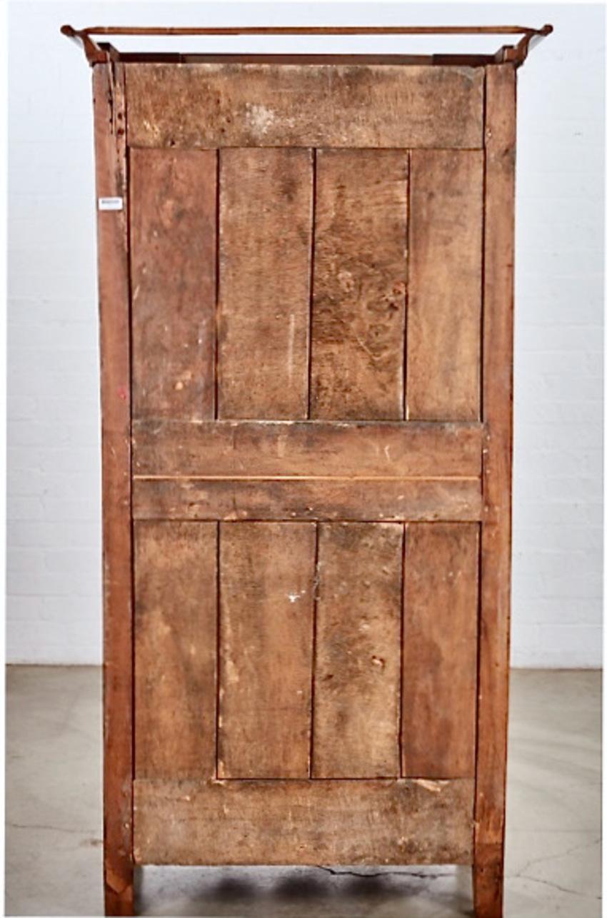 Noyer Meuble de rangement ou Bonnetiere Louis XV, vers 1760 en vente