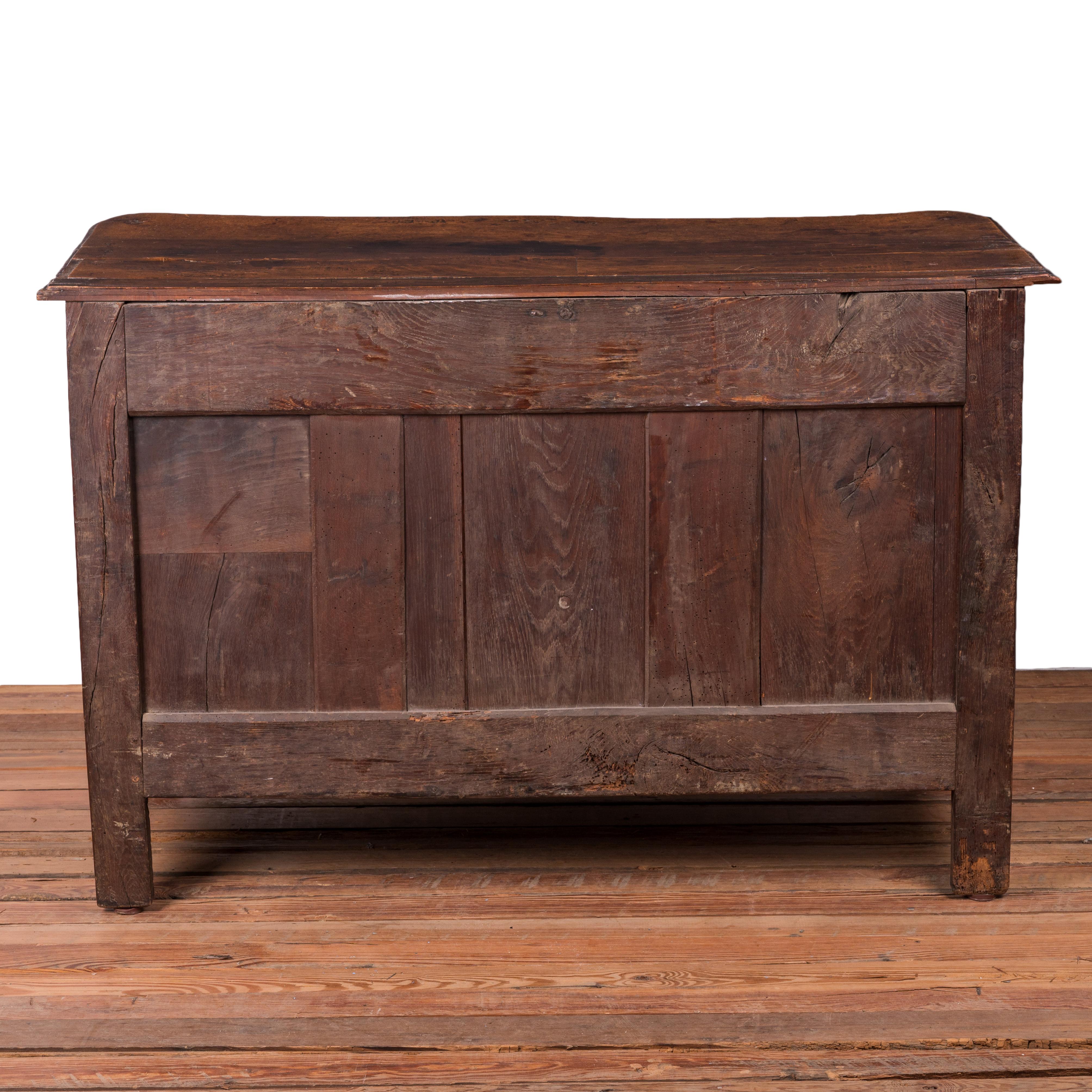 Louis XV Walnut Commode, 18th Century For Sale 9