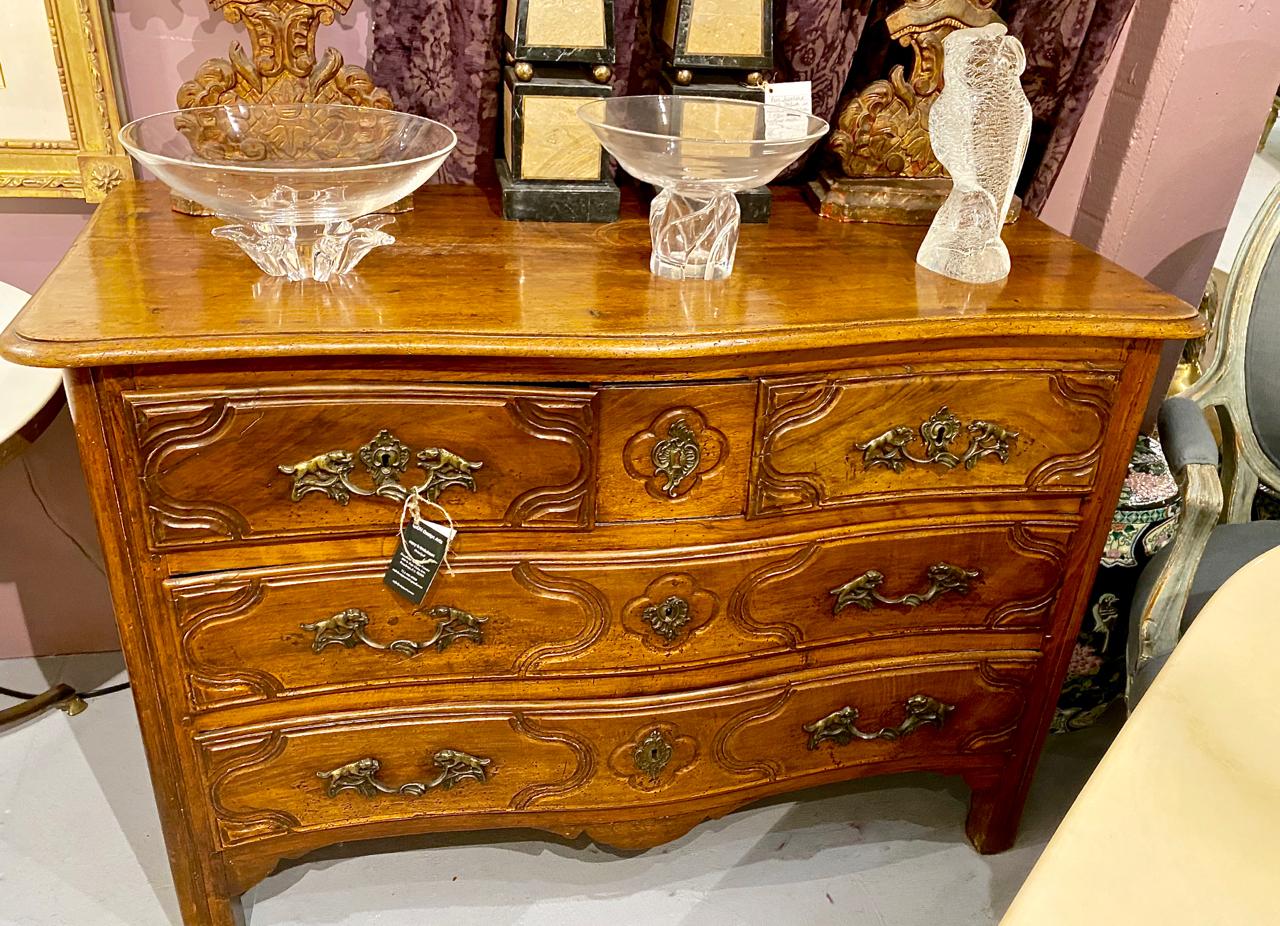 French 18th Century Provincial Chest of Drawers For Sale 5