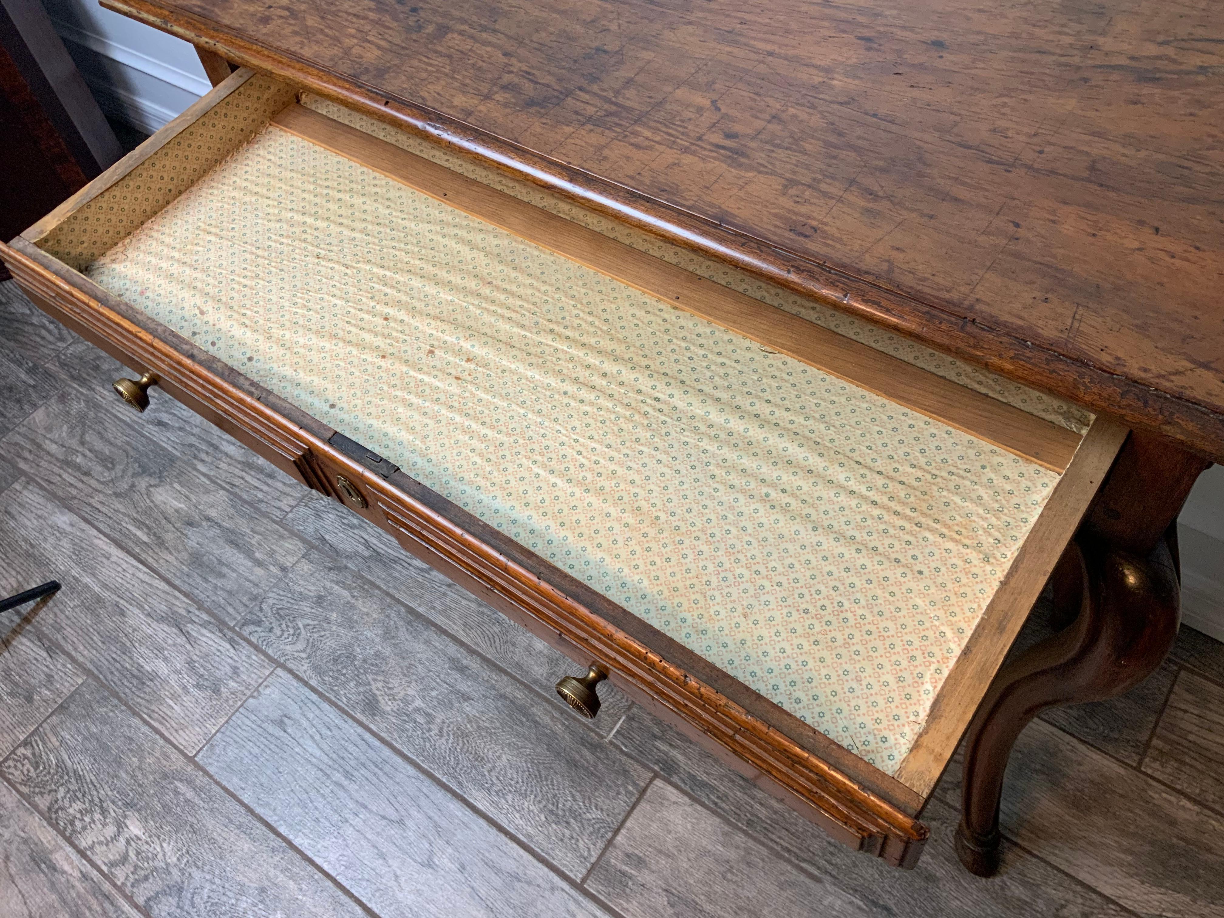 Louis XV Walnut Console Table In Good Condition For Sale In Bradenton, FL