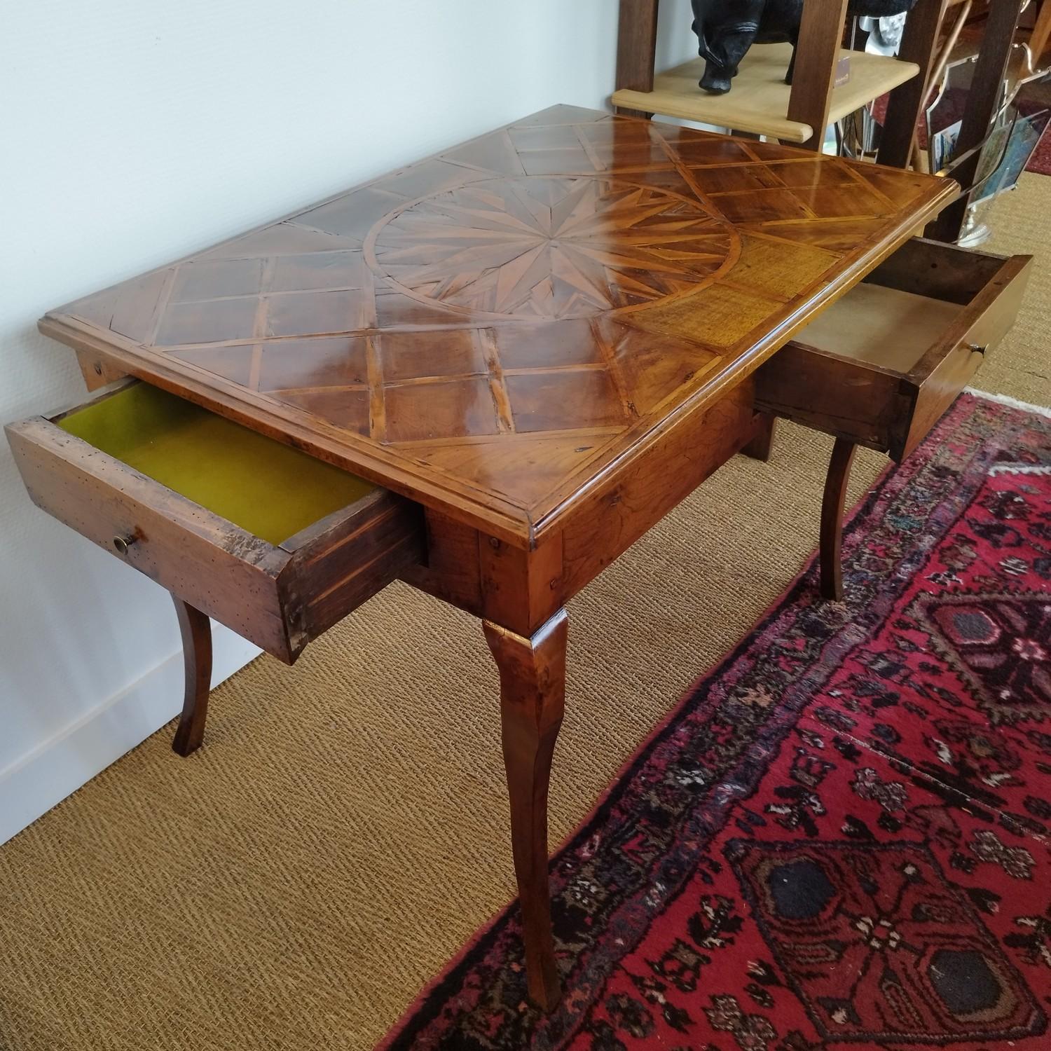 Louis XV Walnut Side Table In Fair Condition In NANTES, FR