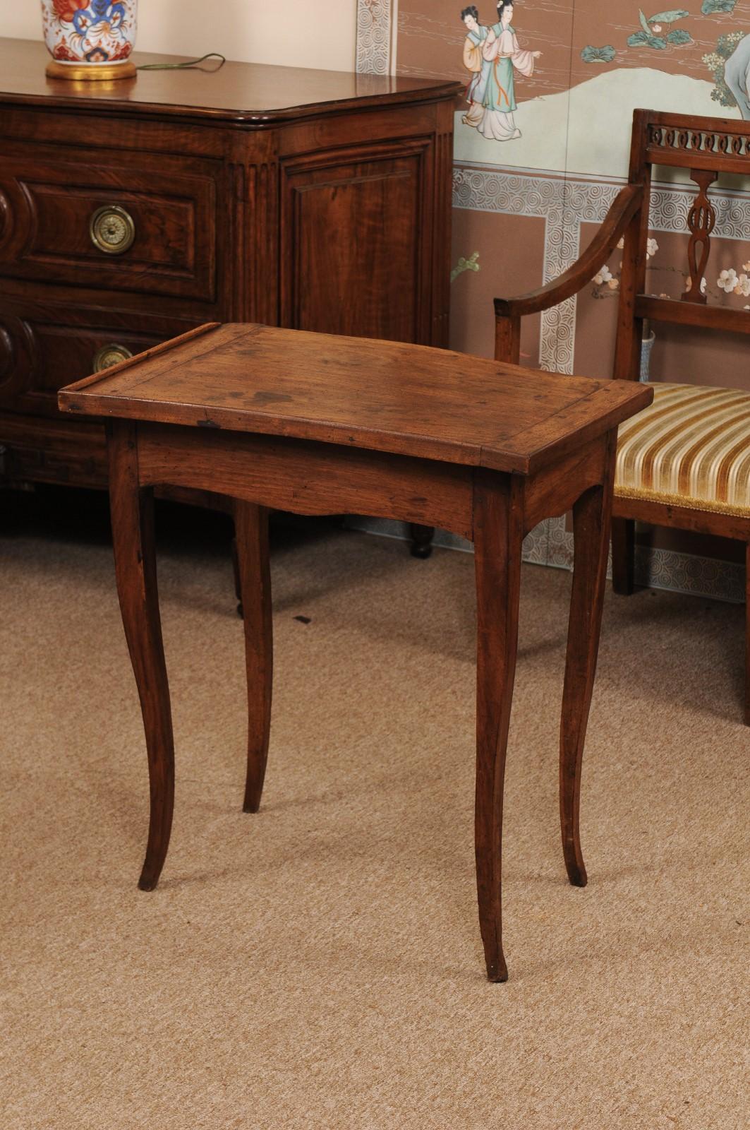 Louis XV Walnut Side Table, Mid 18th Century 1