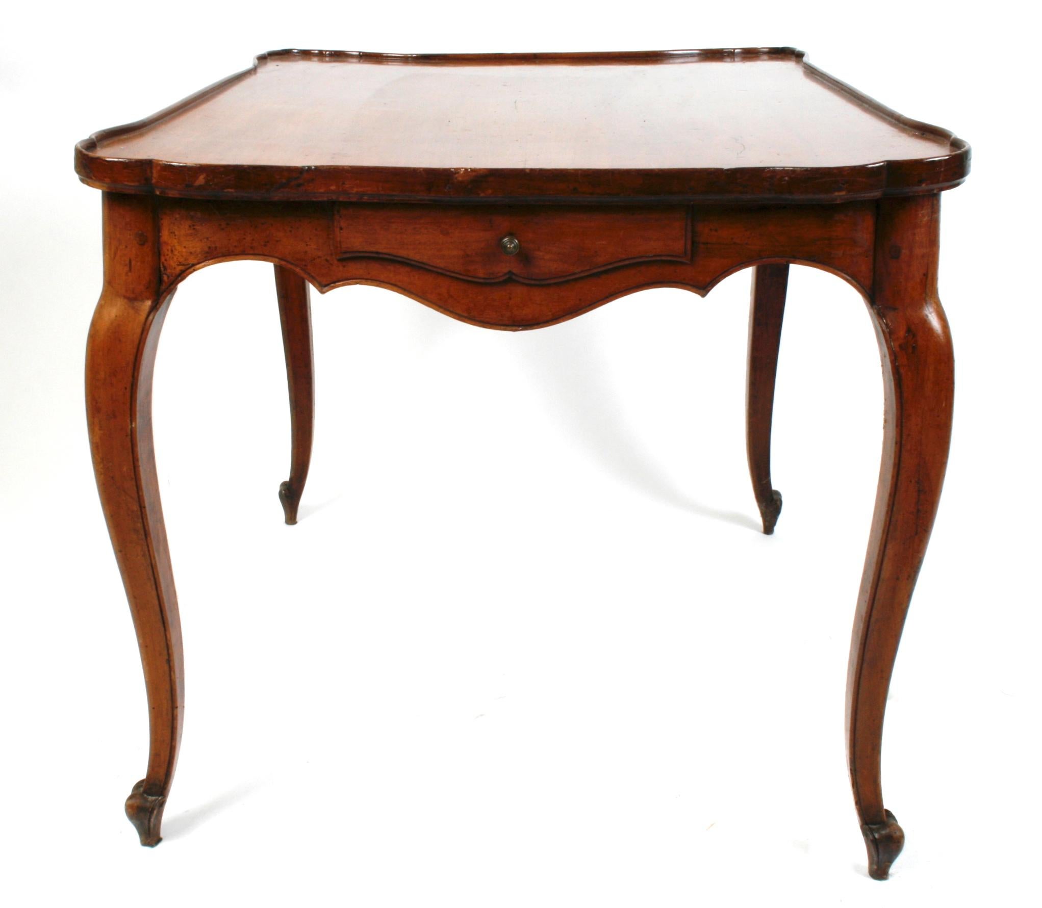 Louis XV Walnut Table with Galleried Top, circa 1780 For Sale 2