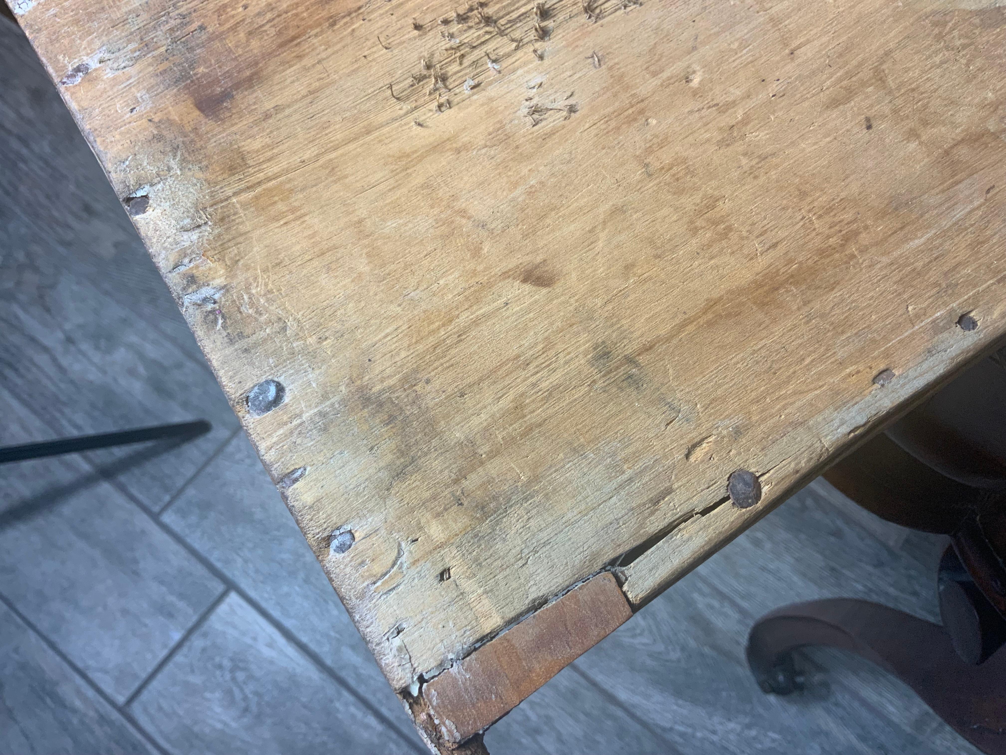 18th Century Walnut Writing Table For Sale 5