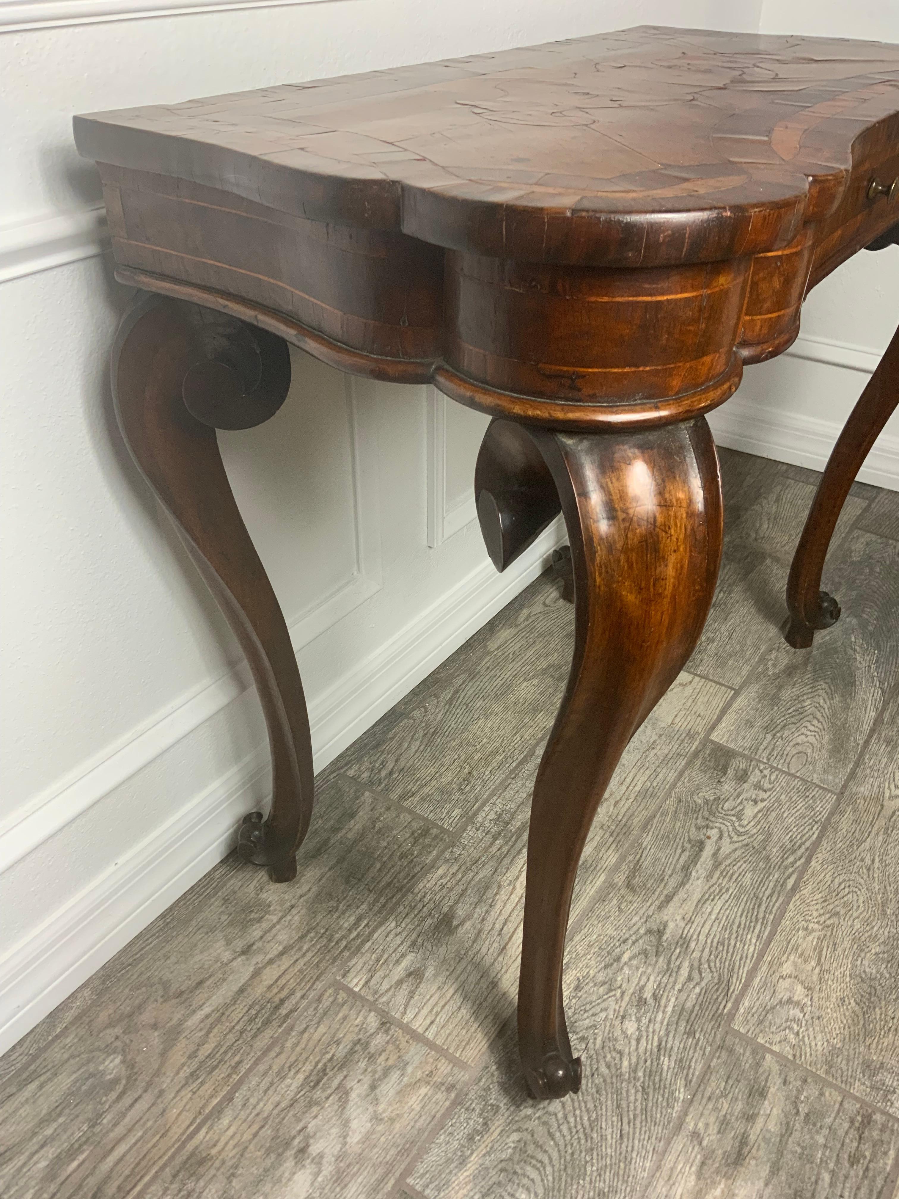 Louis XV 18th Century Walnut Writing Table For Sale