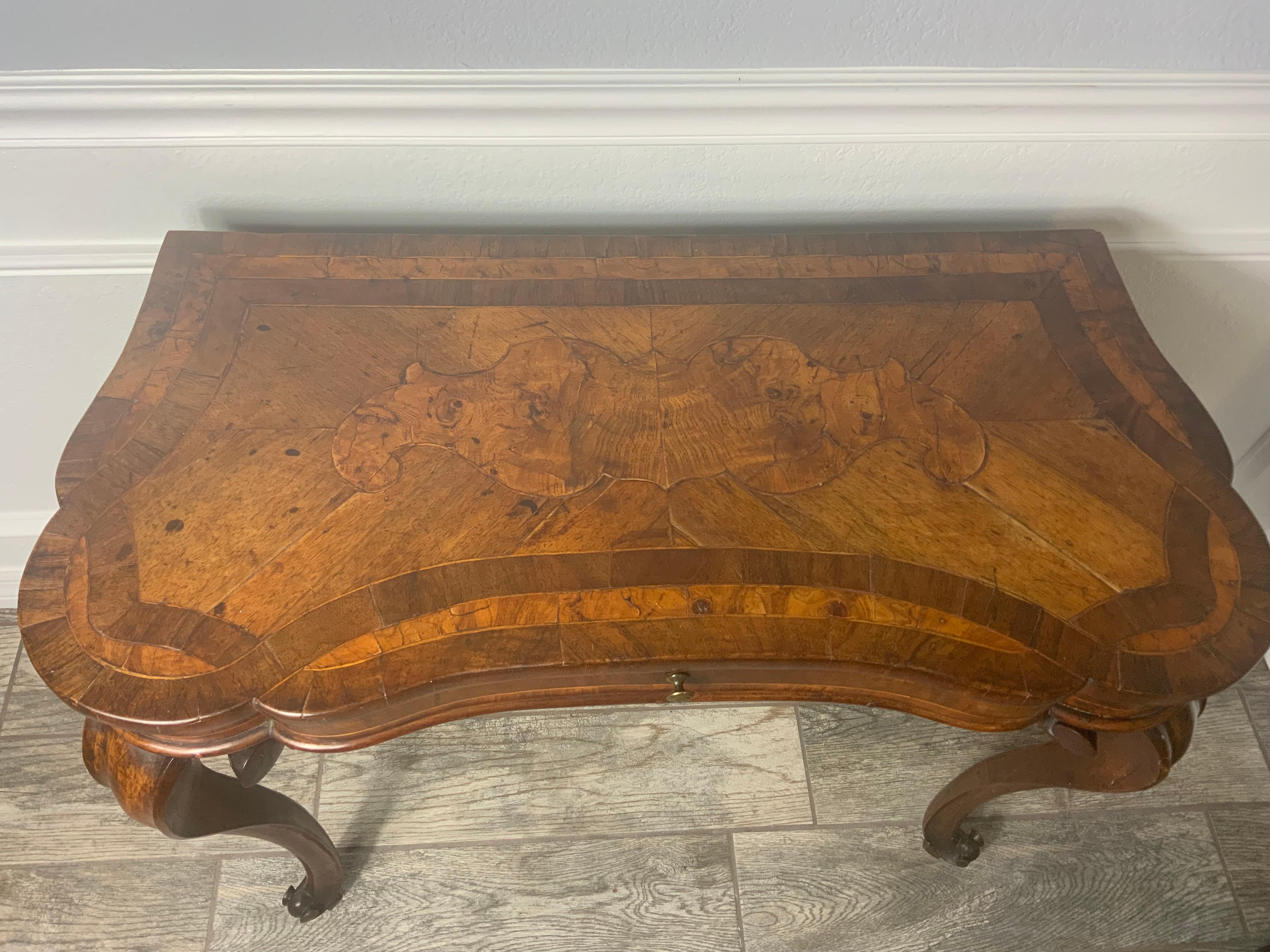 18th Century Walnut Writing Table In Good Condition For Sale In Bradenton, FL