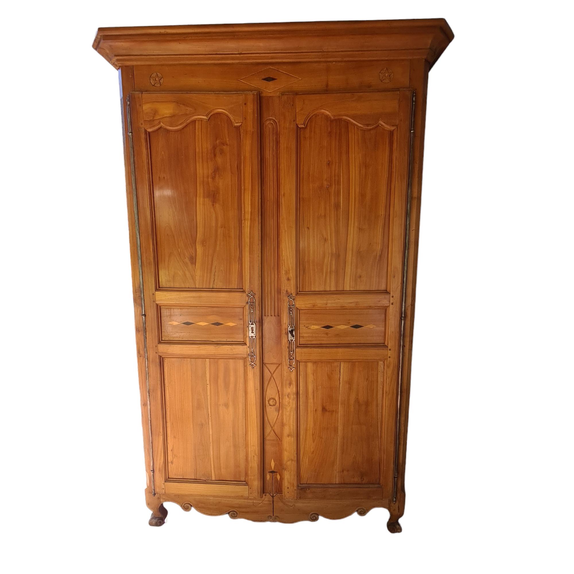 Louis XV wardrobe In Fair Condition For Sale In TARBES, FR