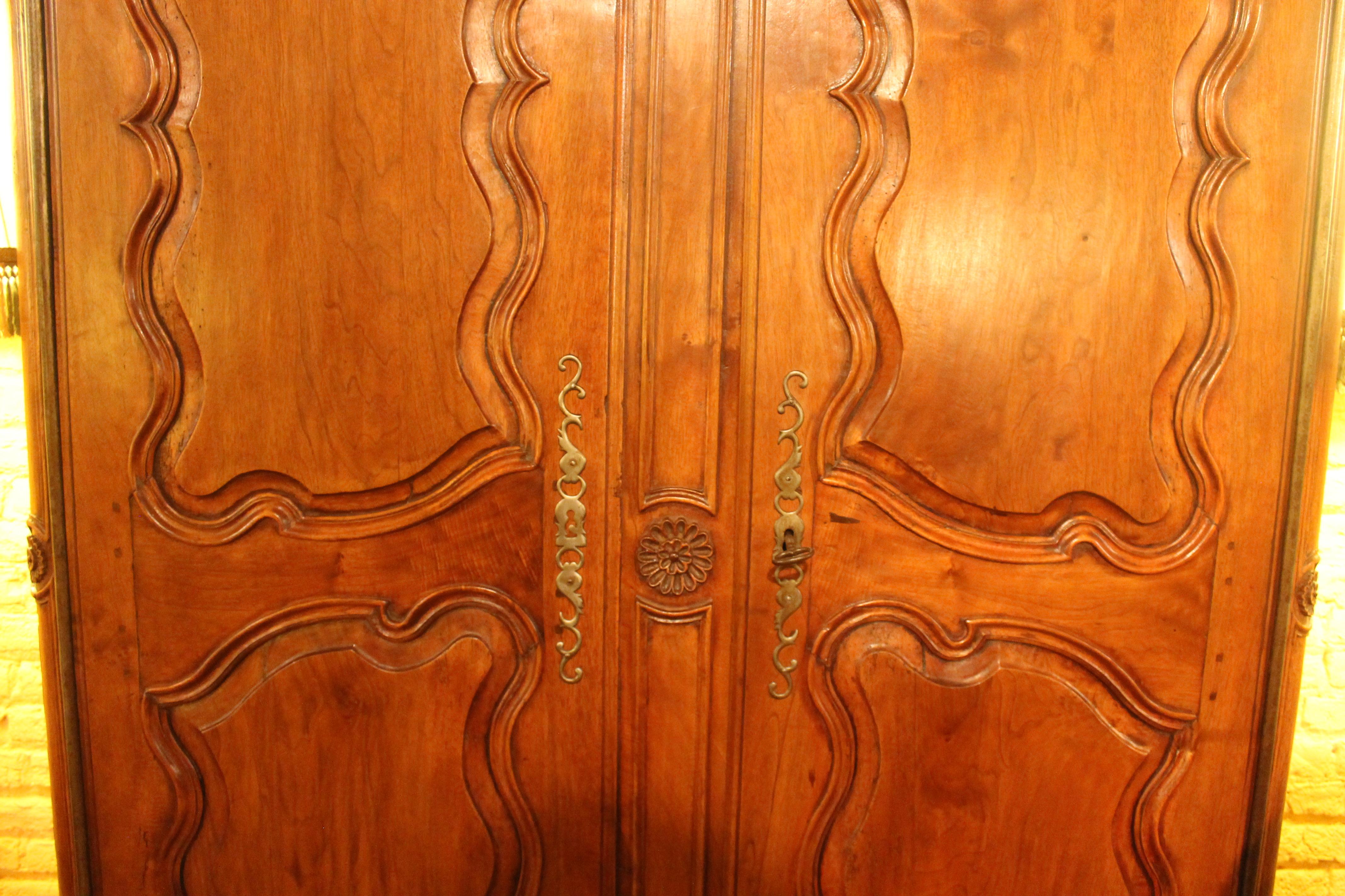 18th Century and Earlier Louis XV Wardrobe in Cherrywood 18th Century For Sale