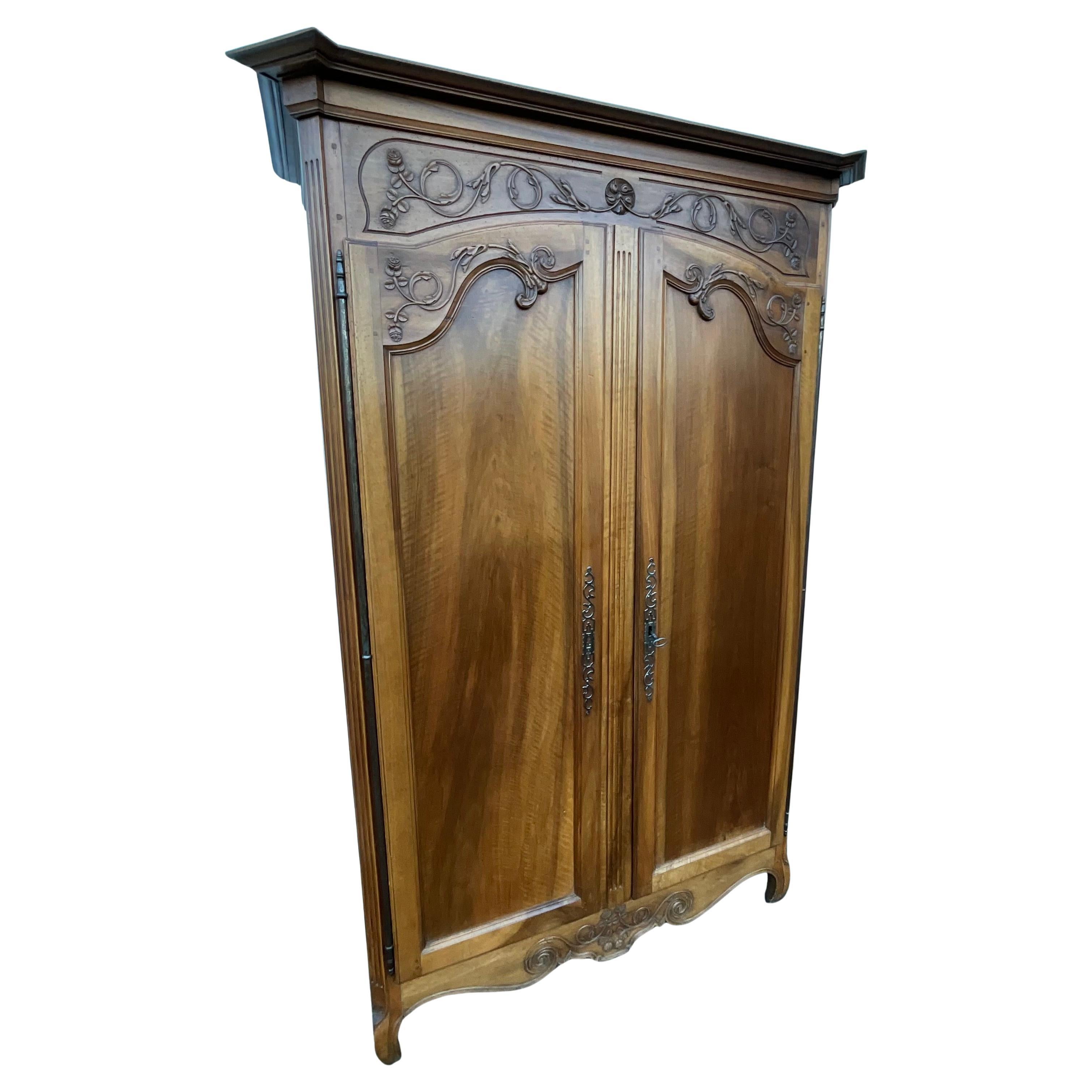 Louis XV Wardrobe In Solid Walnut, Late 19th Century