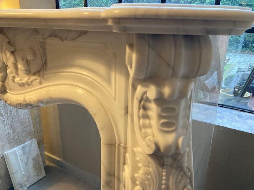 Louis XV White Marble Fireplace Mantel For Sale 1