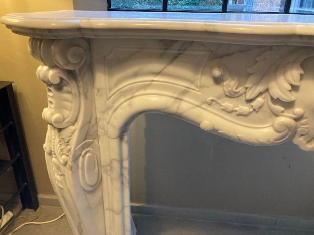 Louis XV White Marble Fireplace Mantel For Sale 3