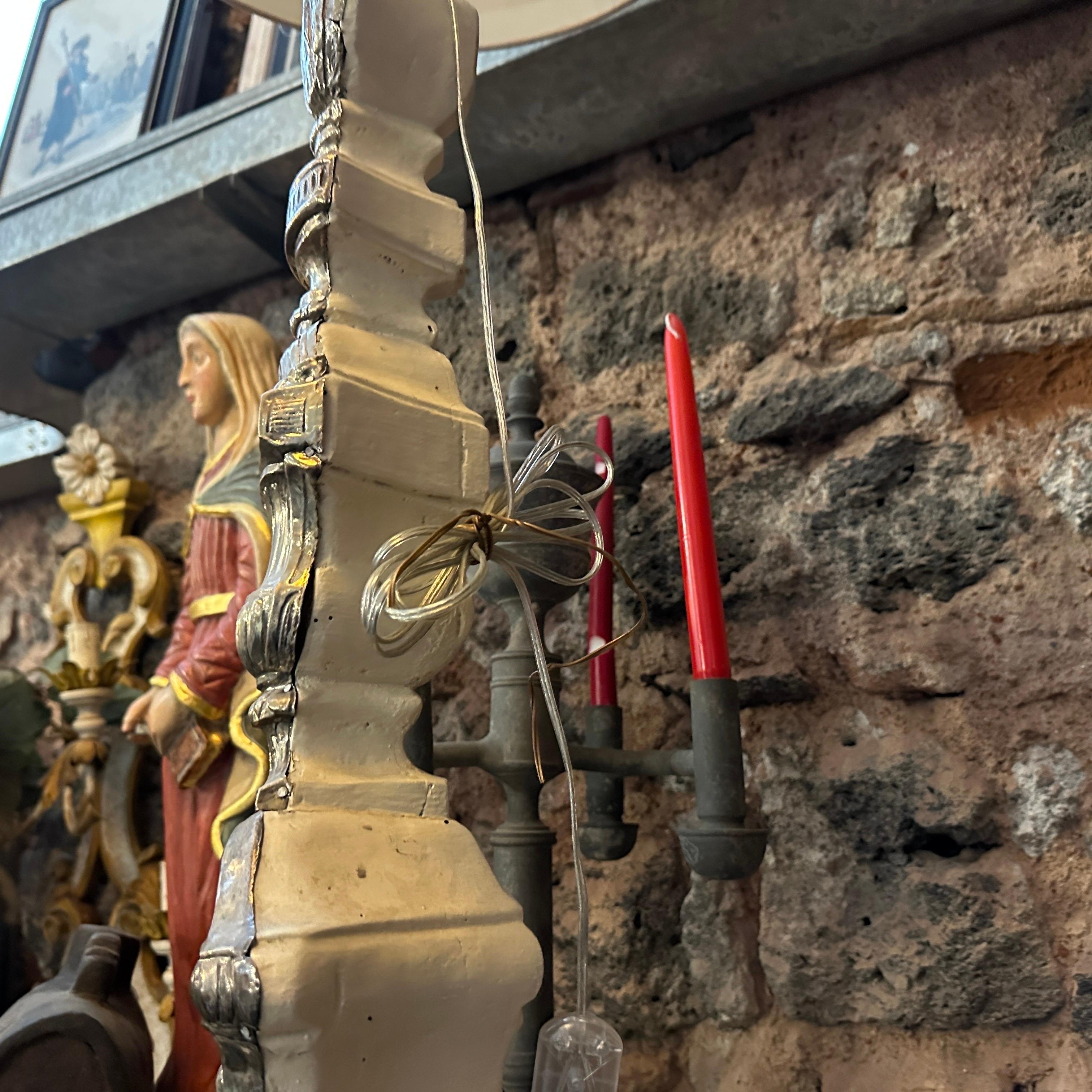 XVIII secolo Torchere italiana in legno e metallo Luigi XV montata come lampada da tavolo in vendita