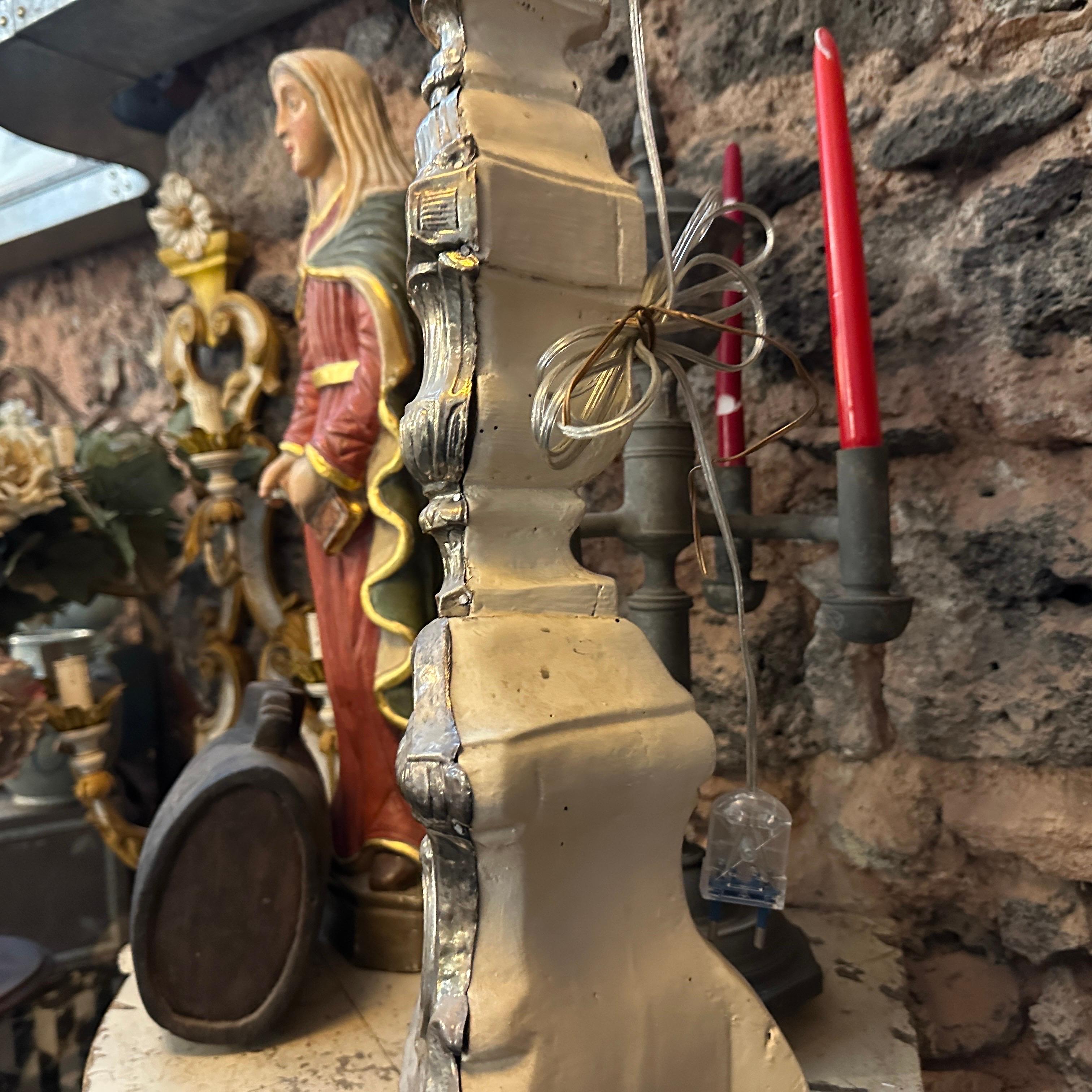 Torchere italiana in legno e metallo Luigi XV montata come lampada da tavolo in vendita 1