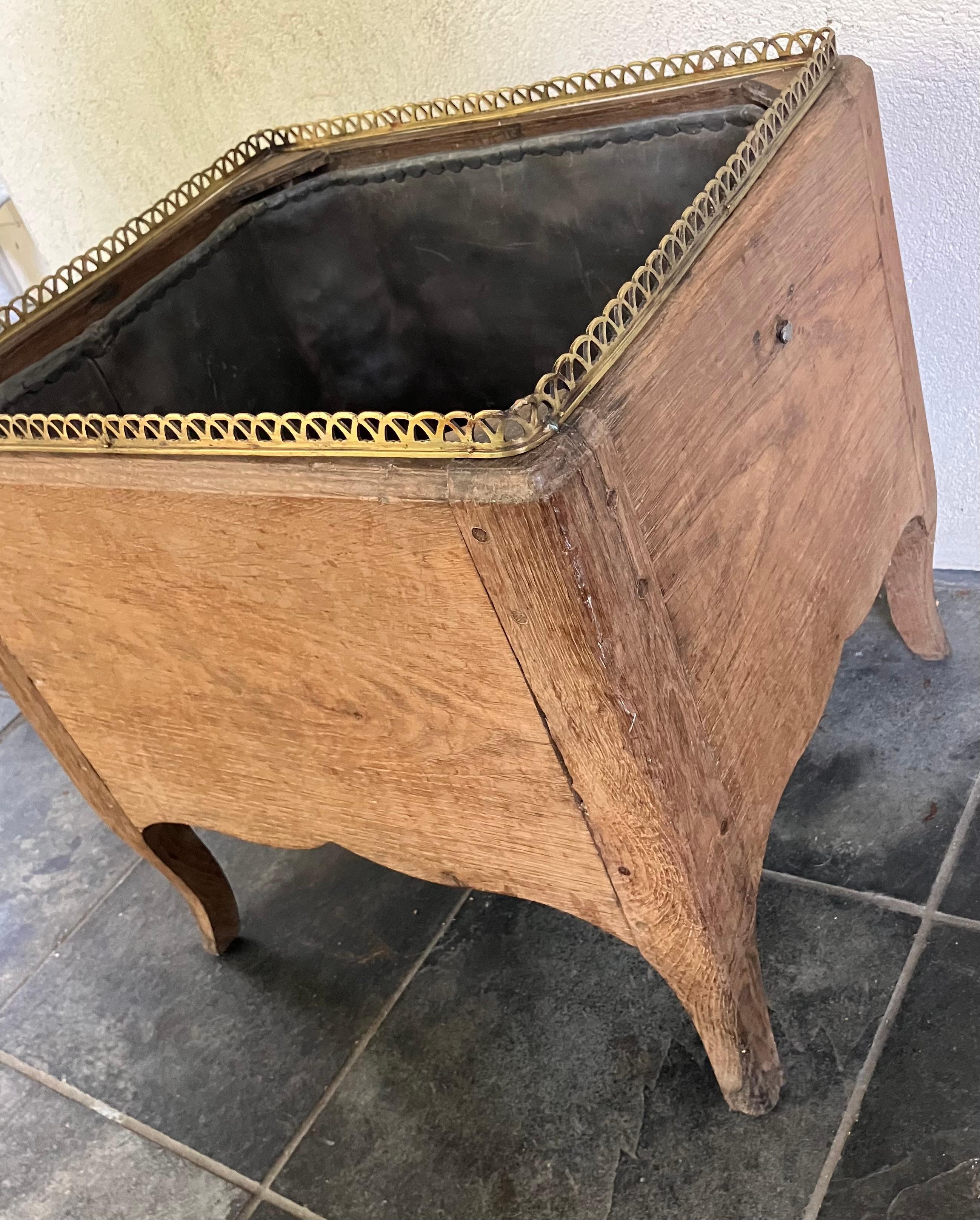 Francese Fioriera in Wood Luigi XV Cachepot Jardiniere in vendita