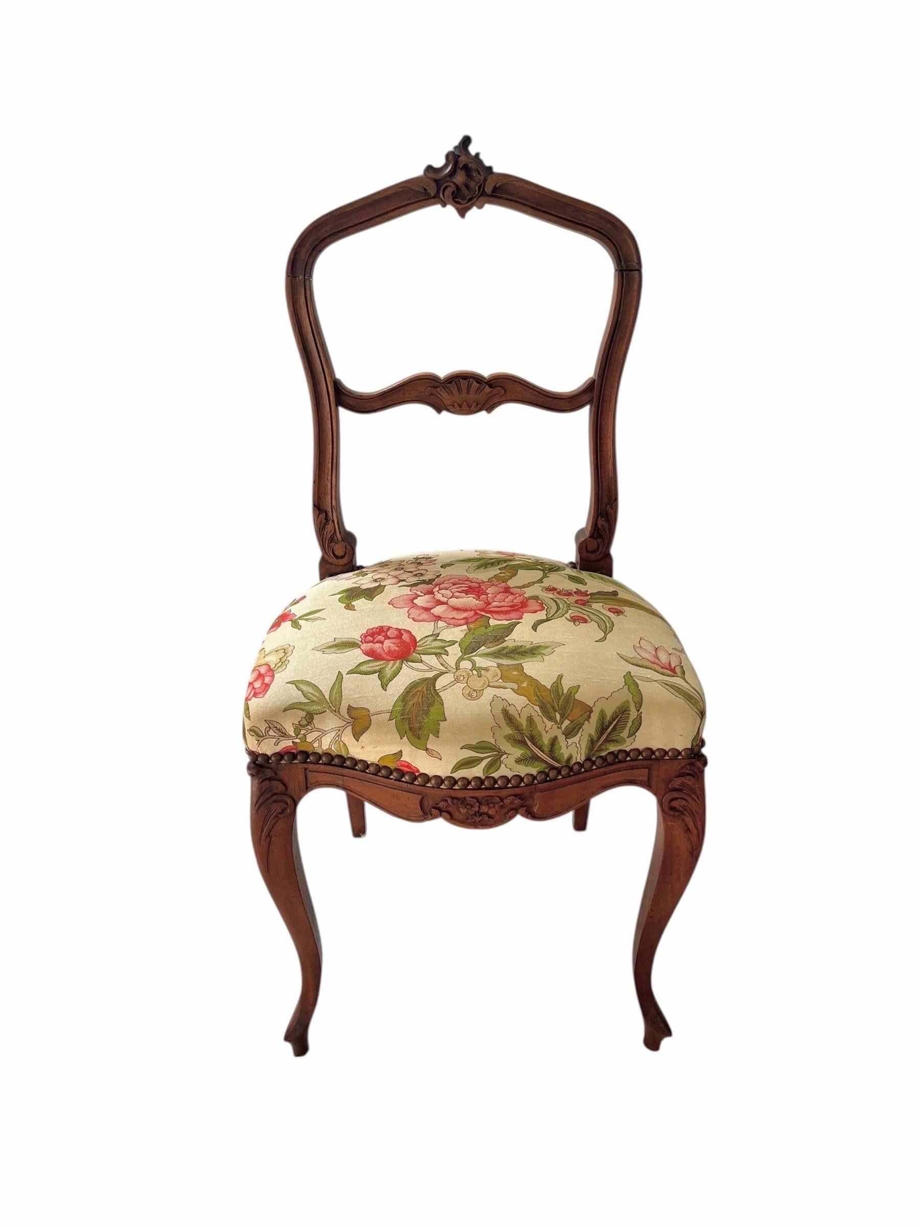 Sedia in legno Luigi XV con arazzo floreale - XIX secolo - Francia in vendita 6