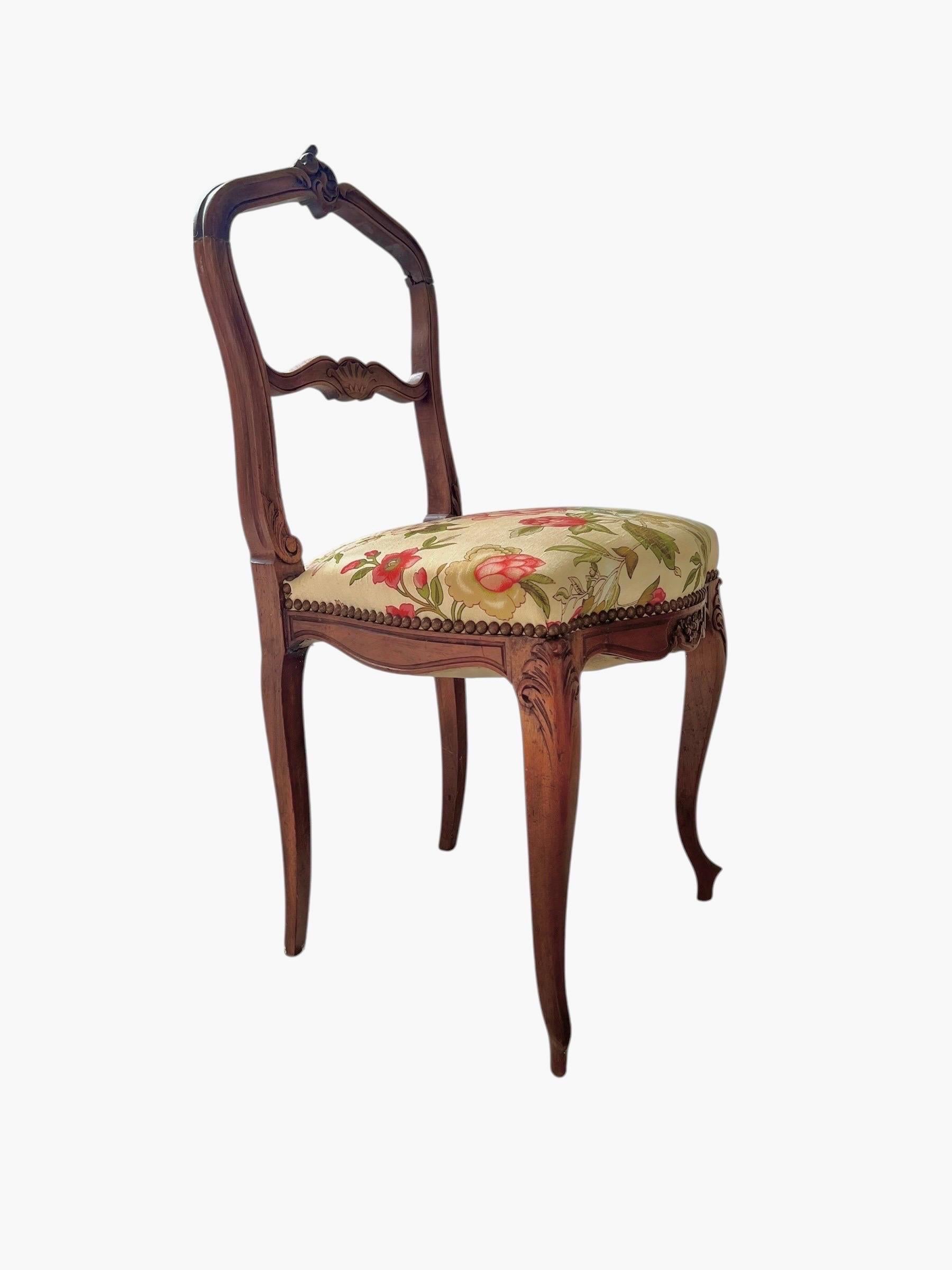 Sedia in legno Luigi XV con arazzo floreale - XIX secolo - Francia in vendita 7