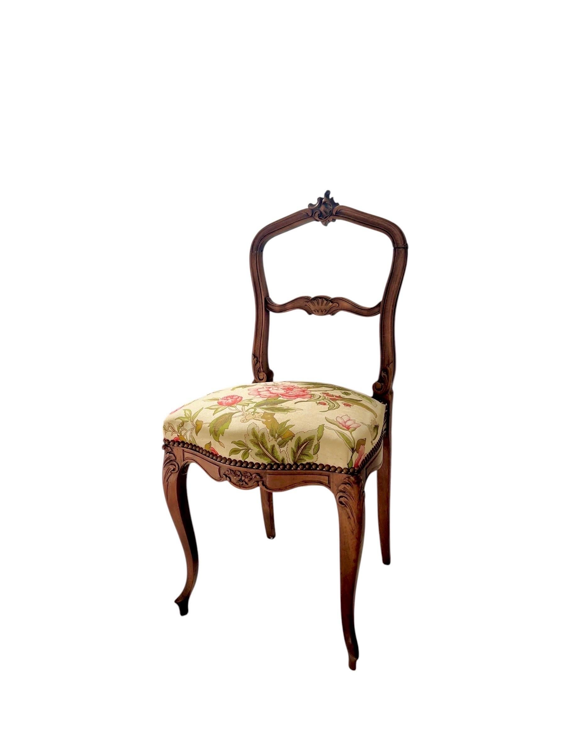 Sedia in legno Luigi XV con arazzo floreale - XIX secolo - Francia in vendita 8