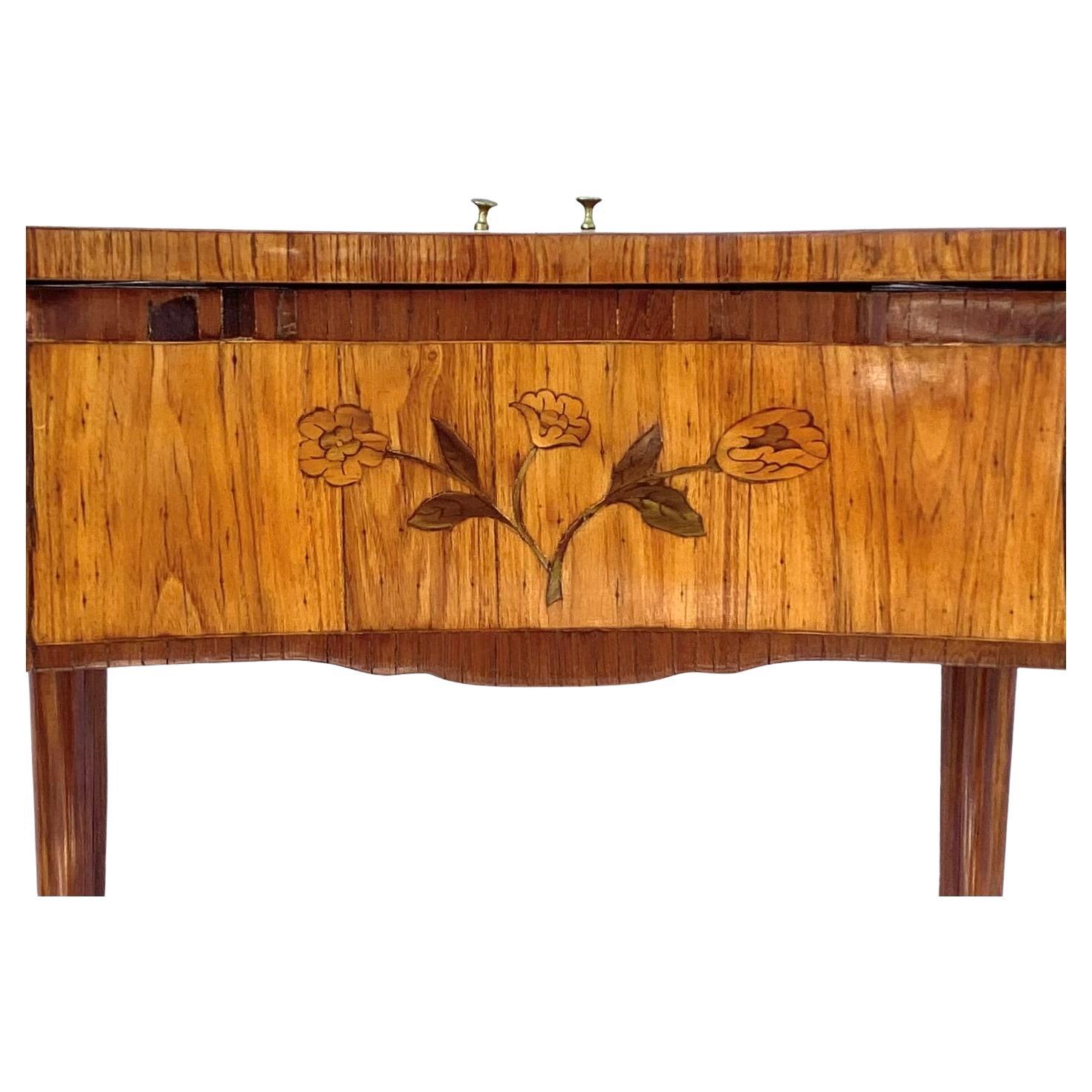 Table de travail Louis XV avec marqueterie et plateau pivotant en vente 2