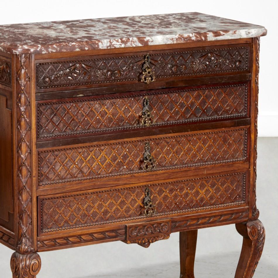 Francia, hacia 1890
Atribuido a un buen taller parisino o lionés, a la manera de la Maison Krieger o J.E. Bernard

Dimensiones: 
32