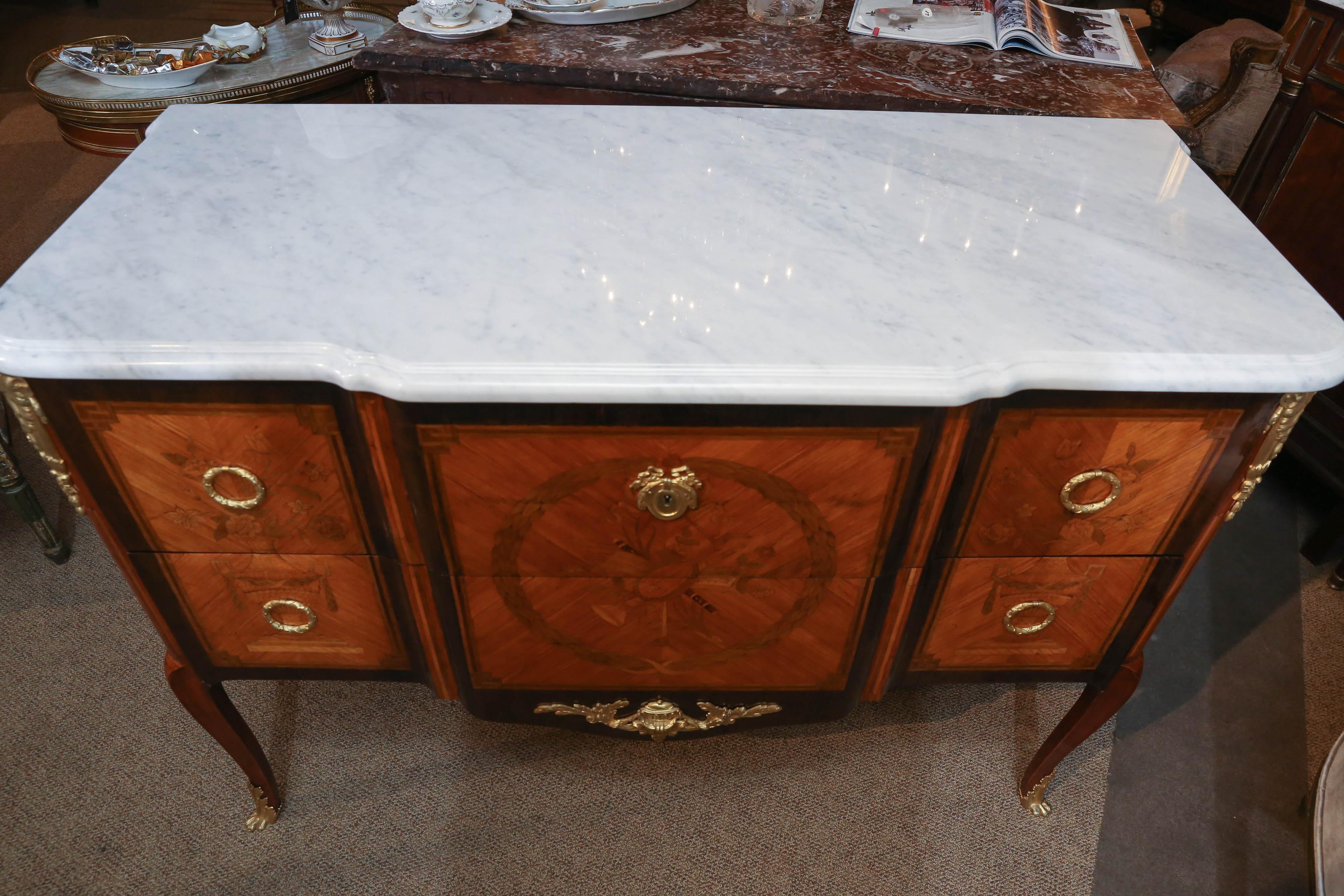 Marquetry Louis XV/XVI-Style King Wood and White Marble-Top Commode
