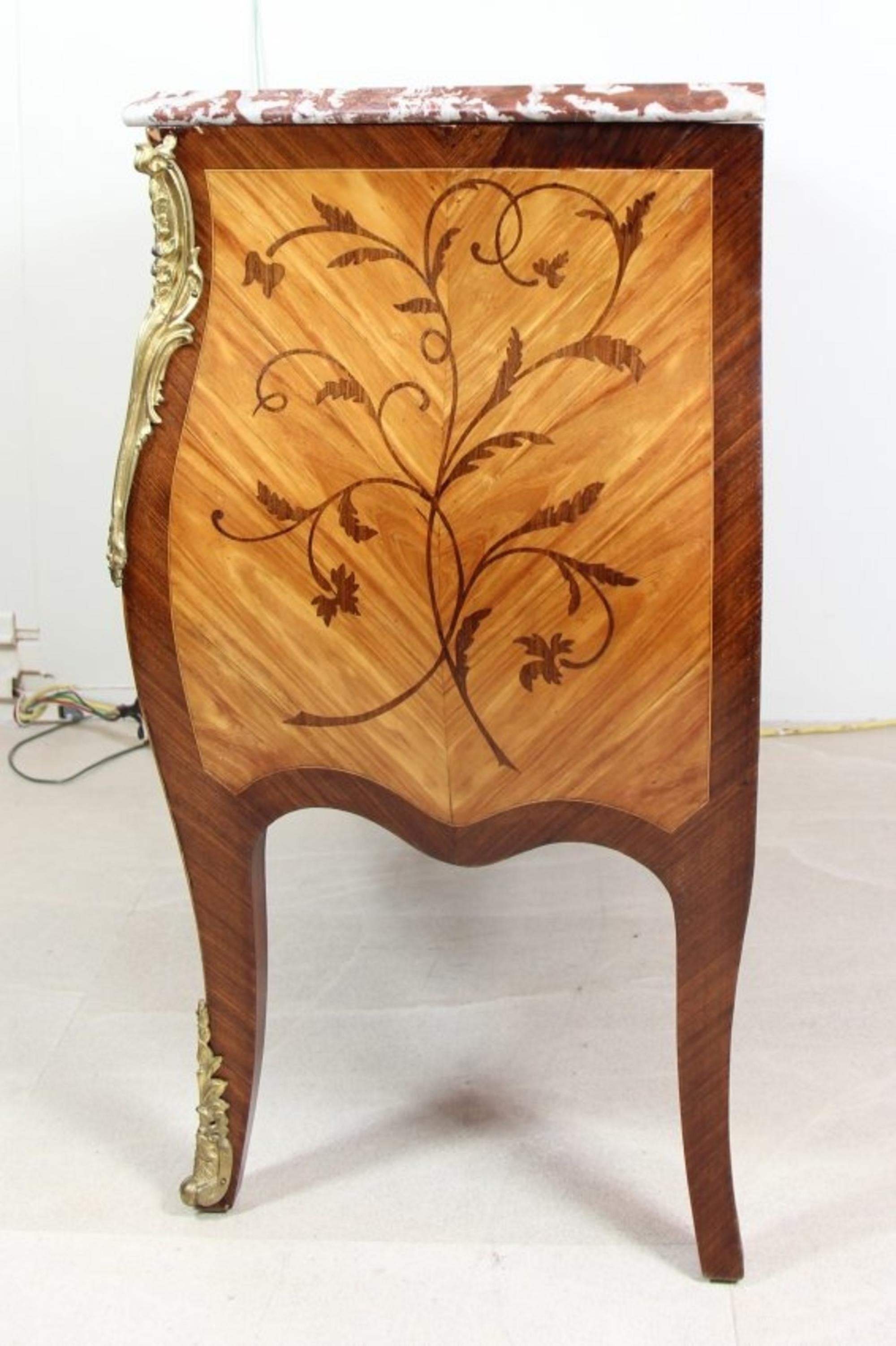 Louis XV/XVI Style Tulipwood, Kingwood, and Fruitwood Marquetry Commode In Good Condition For Sale In West Palm Beach, FL
