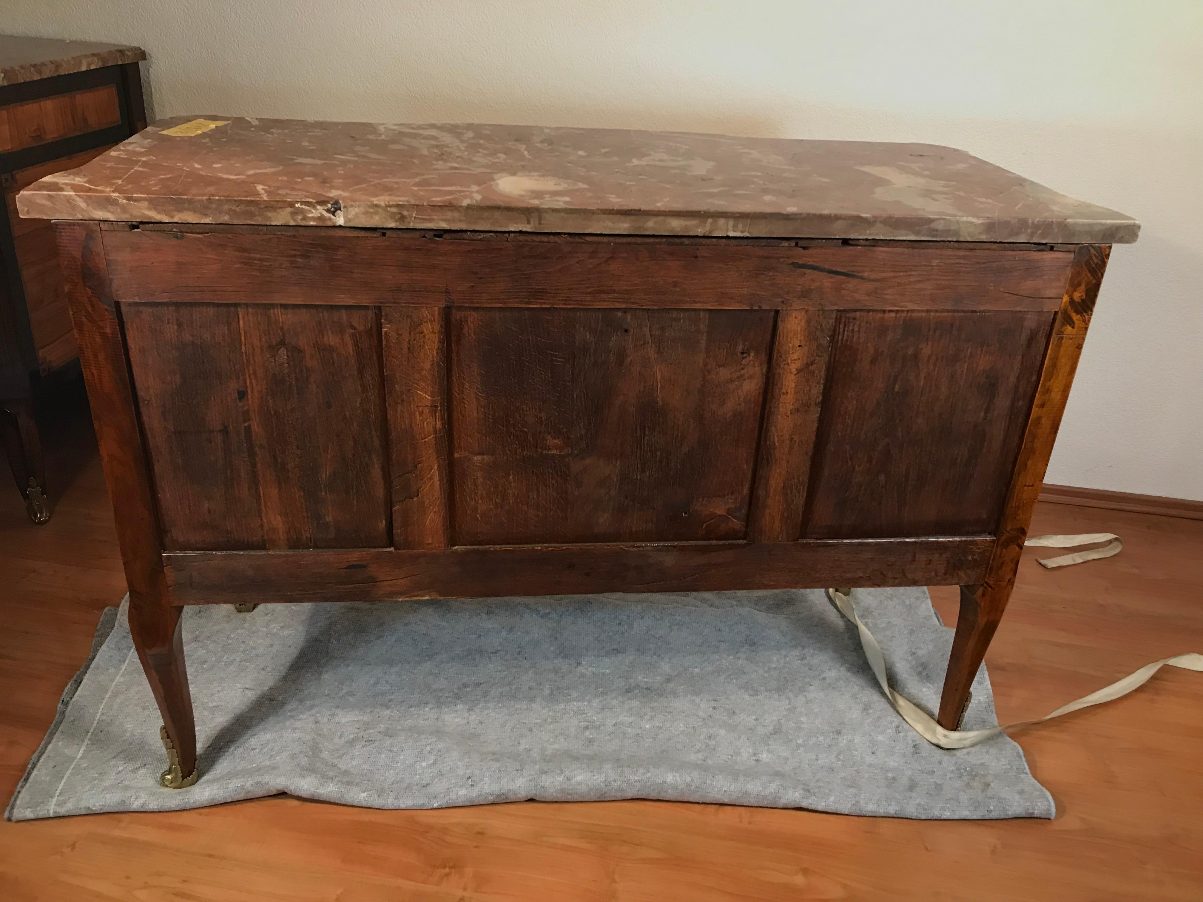 Marbre Commode de transition Louis XV - XVI, France 1770-80 en vente
