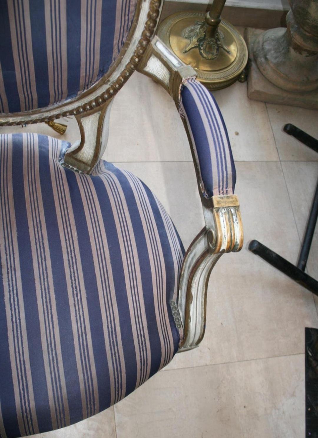 French Louis XVI White and Gold  Wood Laquer  19th or Early France For Sale