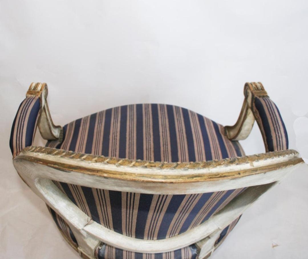 Louis XVI White and Gold  Wood Laquer  19th or Early France For Sale 3