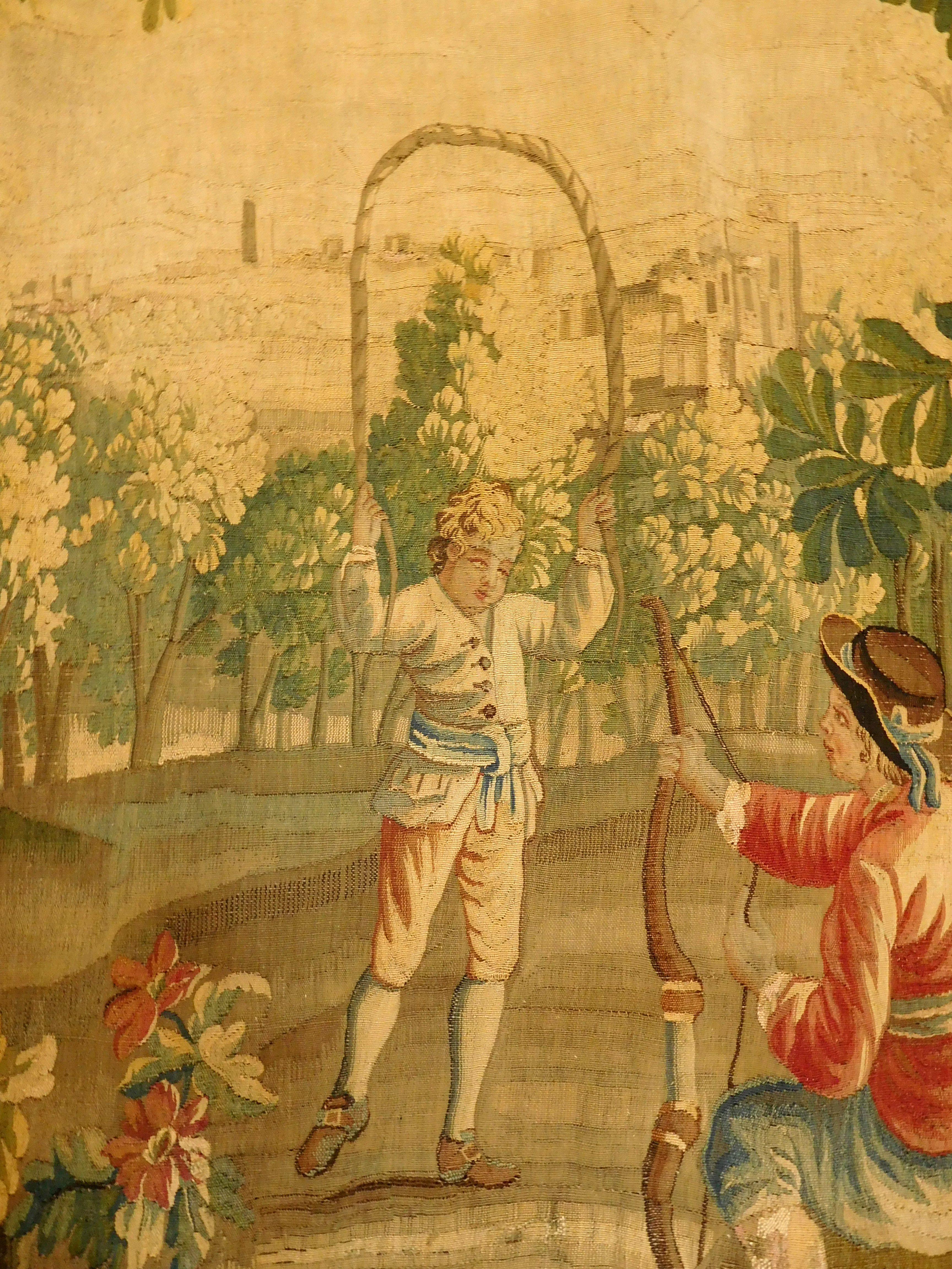 Tissé à la main Tapisserie Louis XVI en laine et soie d'Aubusson, 18e siècle : Jeux dans le parc en vente