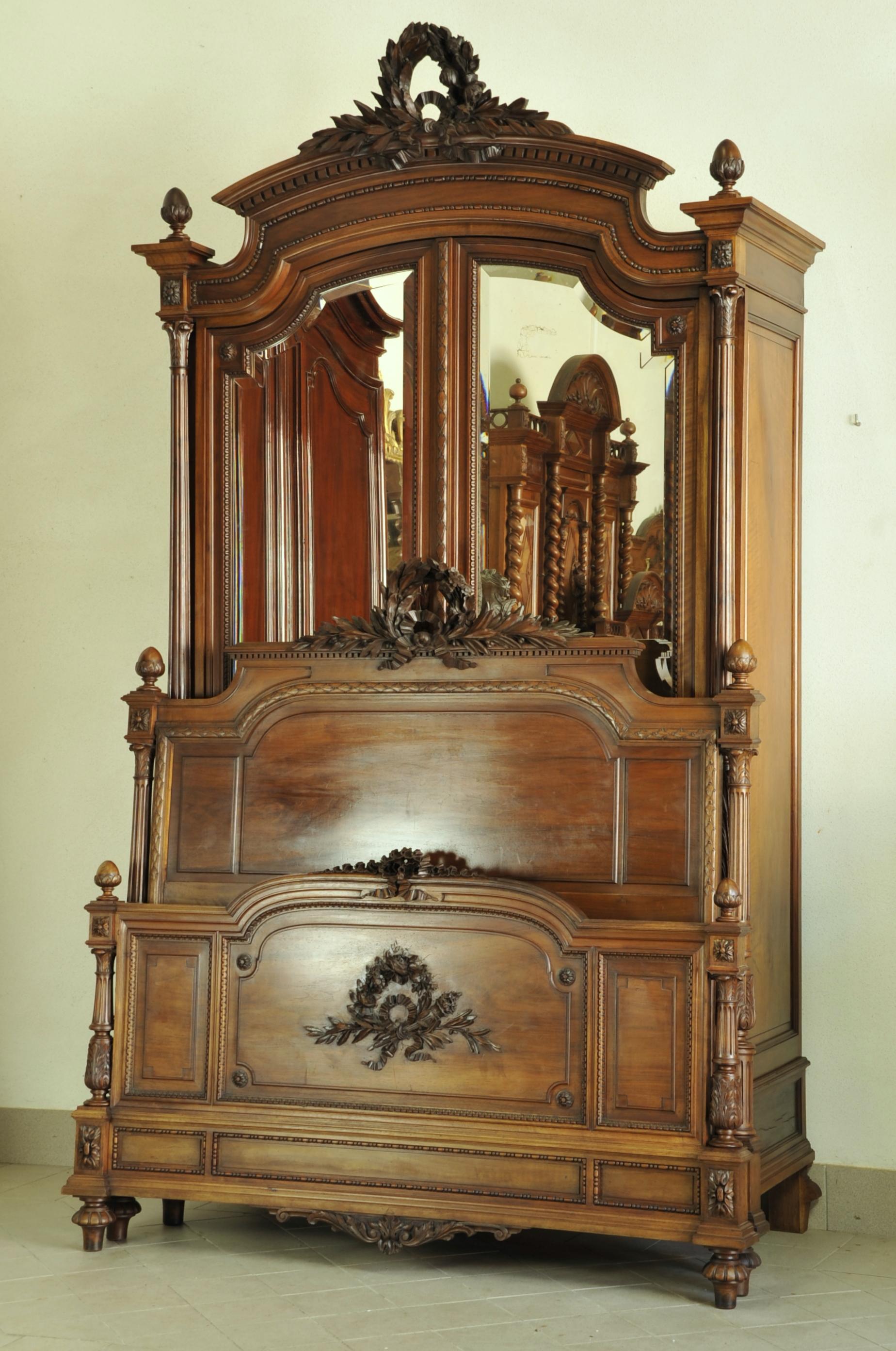 Louis XVI Bedroom Furniture in Carved Walnut 6