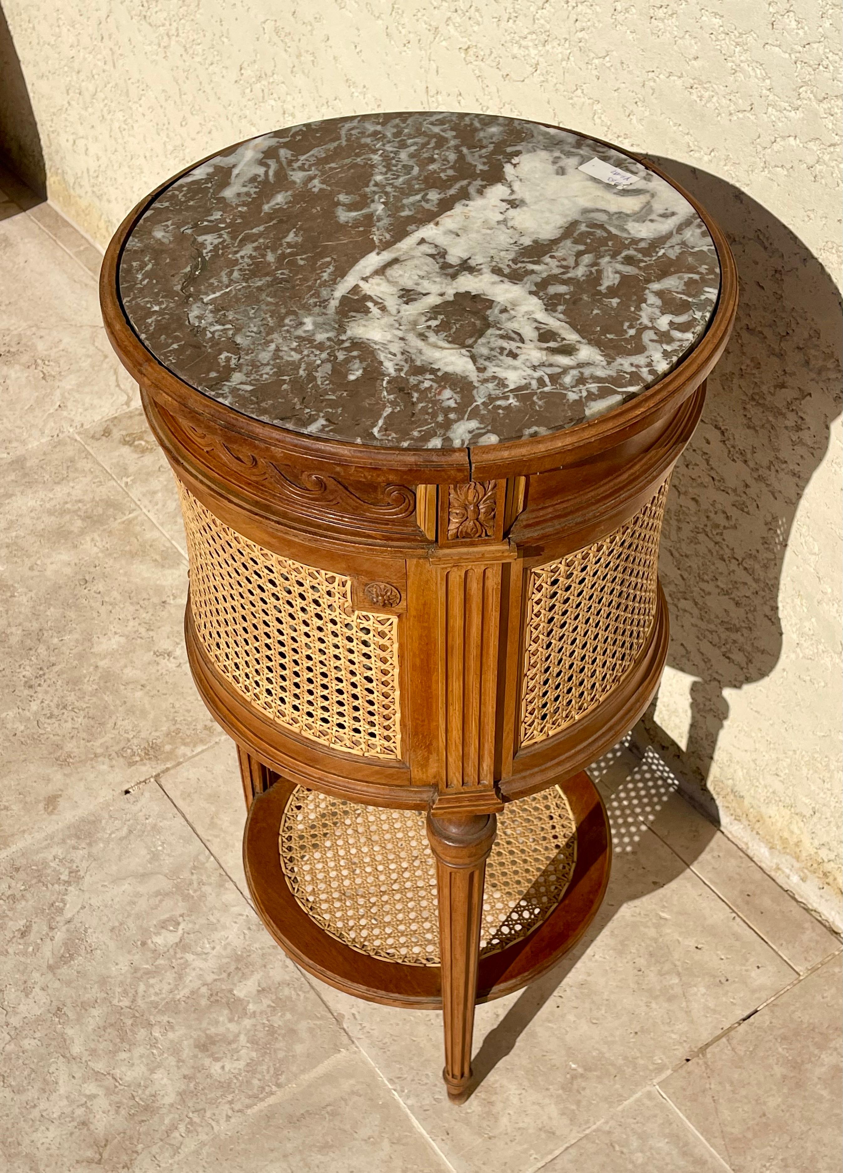 Français Table de chevet ou table de nuit Louis XVI