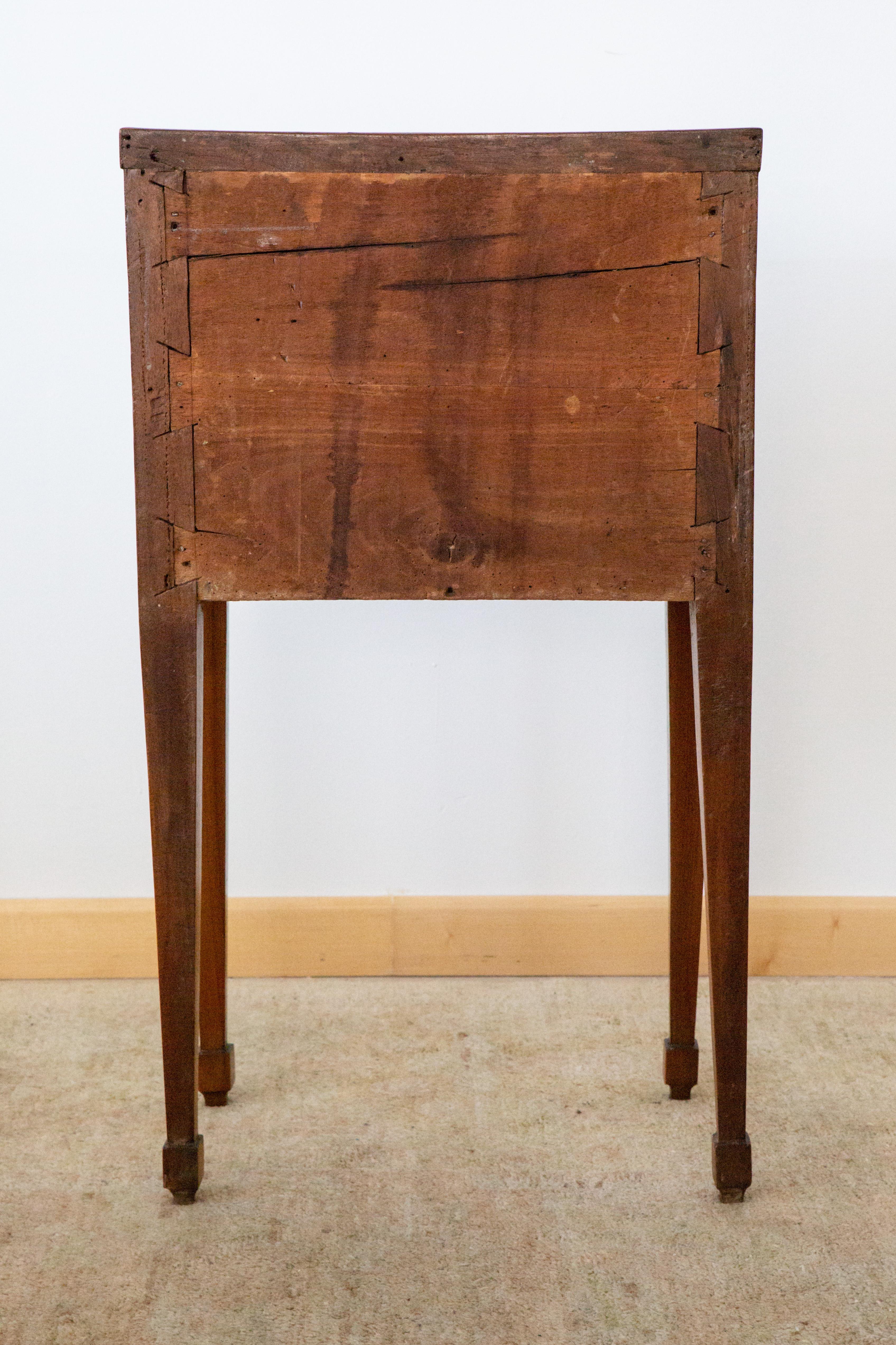 Italian Louis XVI bedside table or small sideboard, 1780 For Sale 2