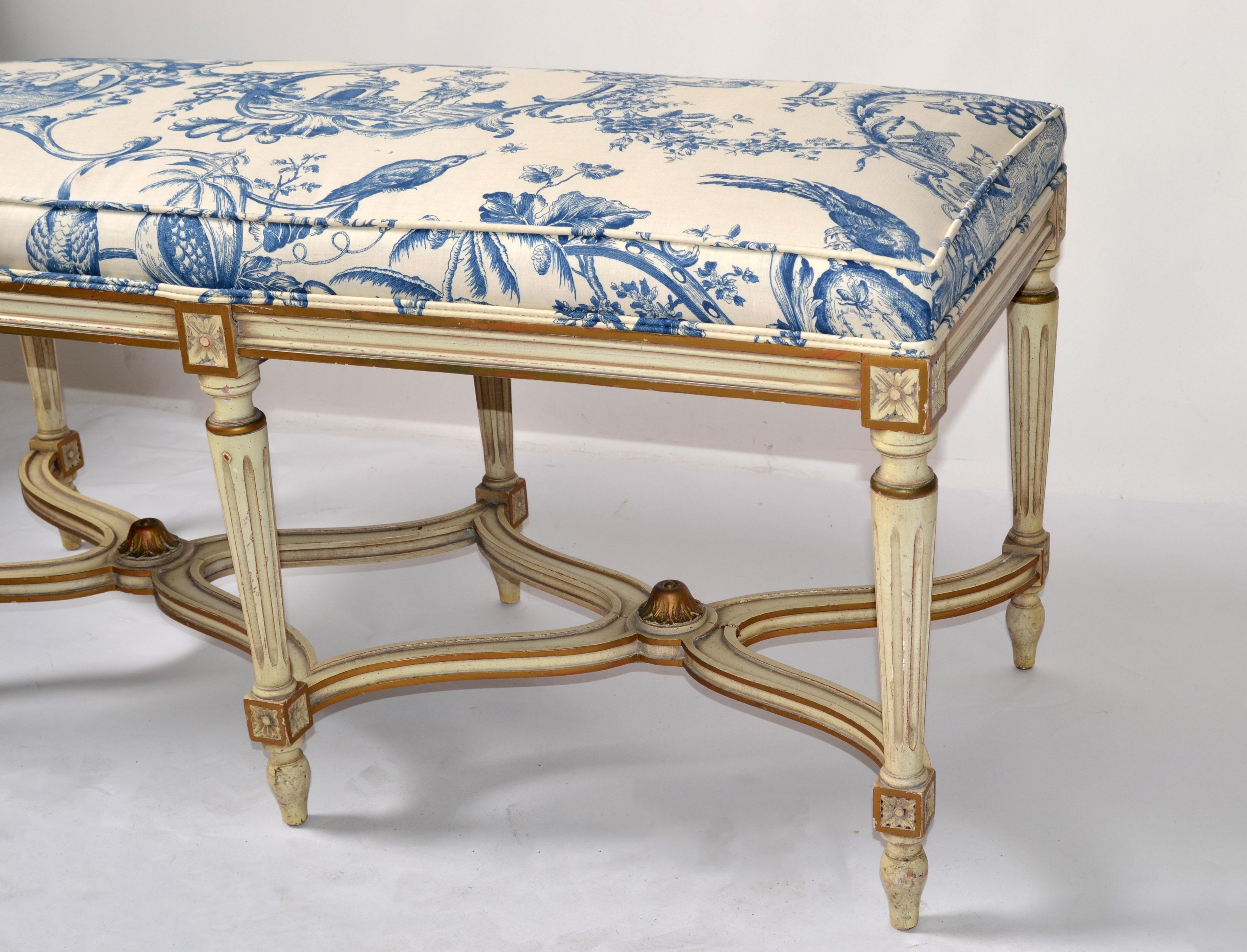 Louis XVI Bench Karges Furniture Co. Hand Carved Hardwood Blue Motif Fabric For Sale 4