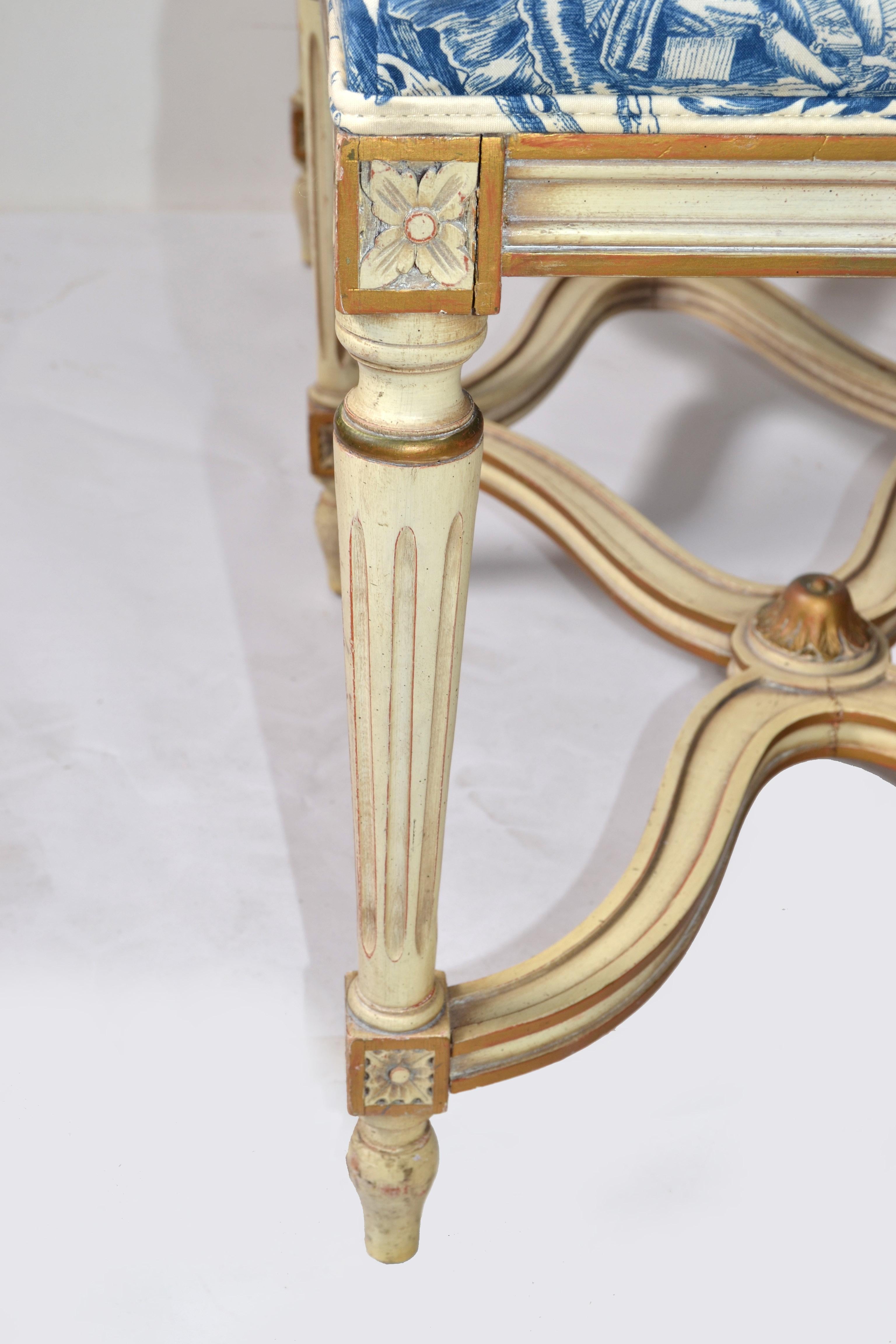 Louis XVI.-Bank Karges Furniture Co. Handgeschnitzter blauer Hartholz-Stoff mit Motiv  im Angebot 4