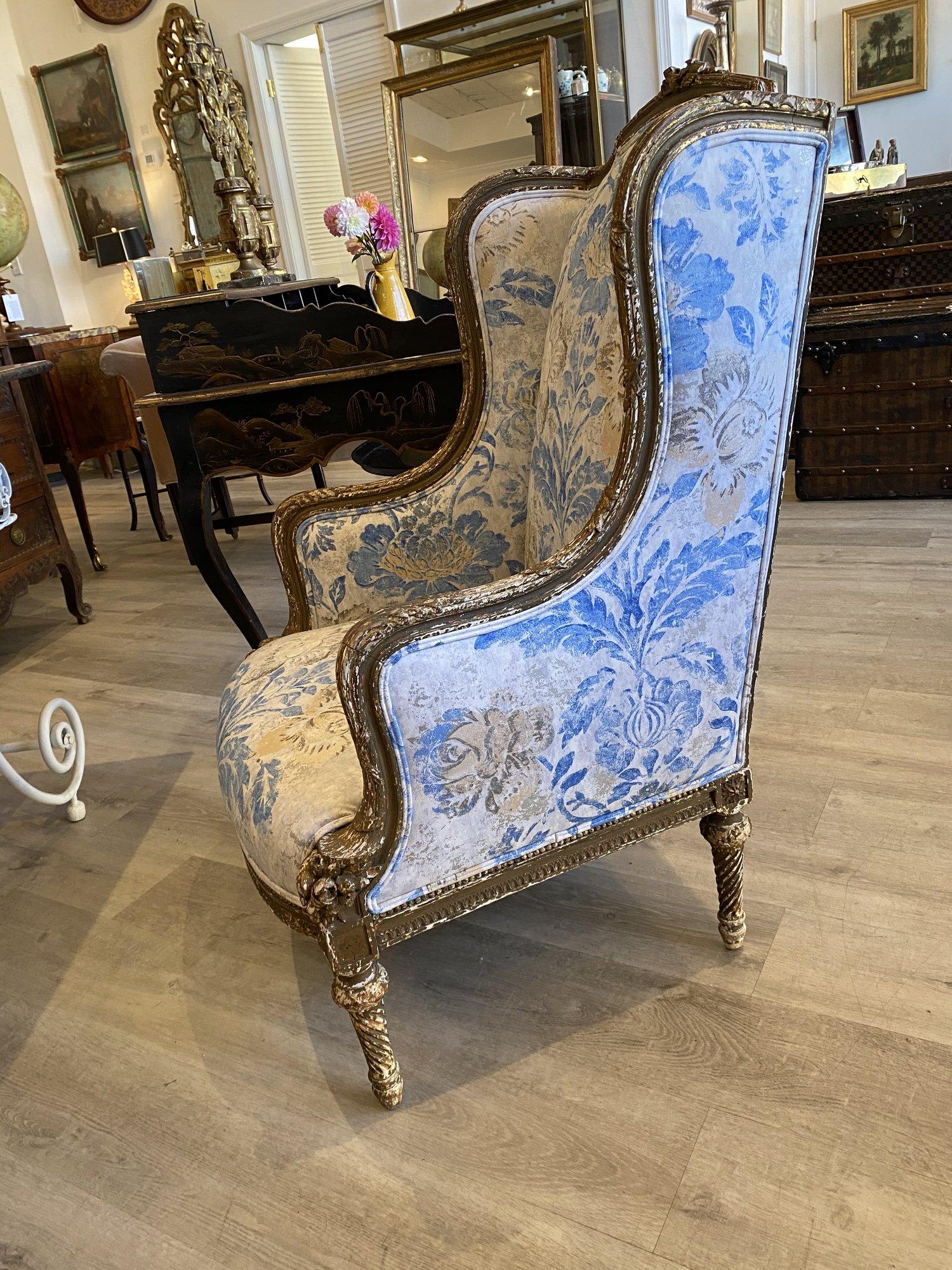 Louis XVI Berger a Oreilles, Armchair, Carved and Weathered Giltwood In Good Condition In Doylestown, PA