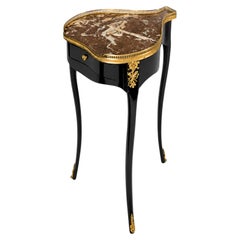 Table Guéridon Louis XVI en laque noire et marbre de noyer, fin du XIXe siècle