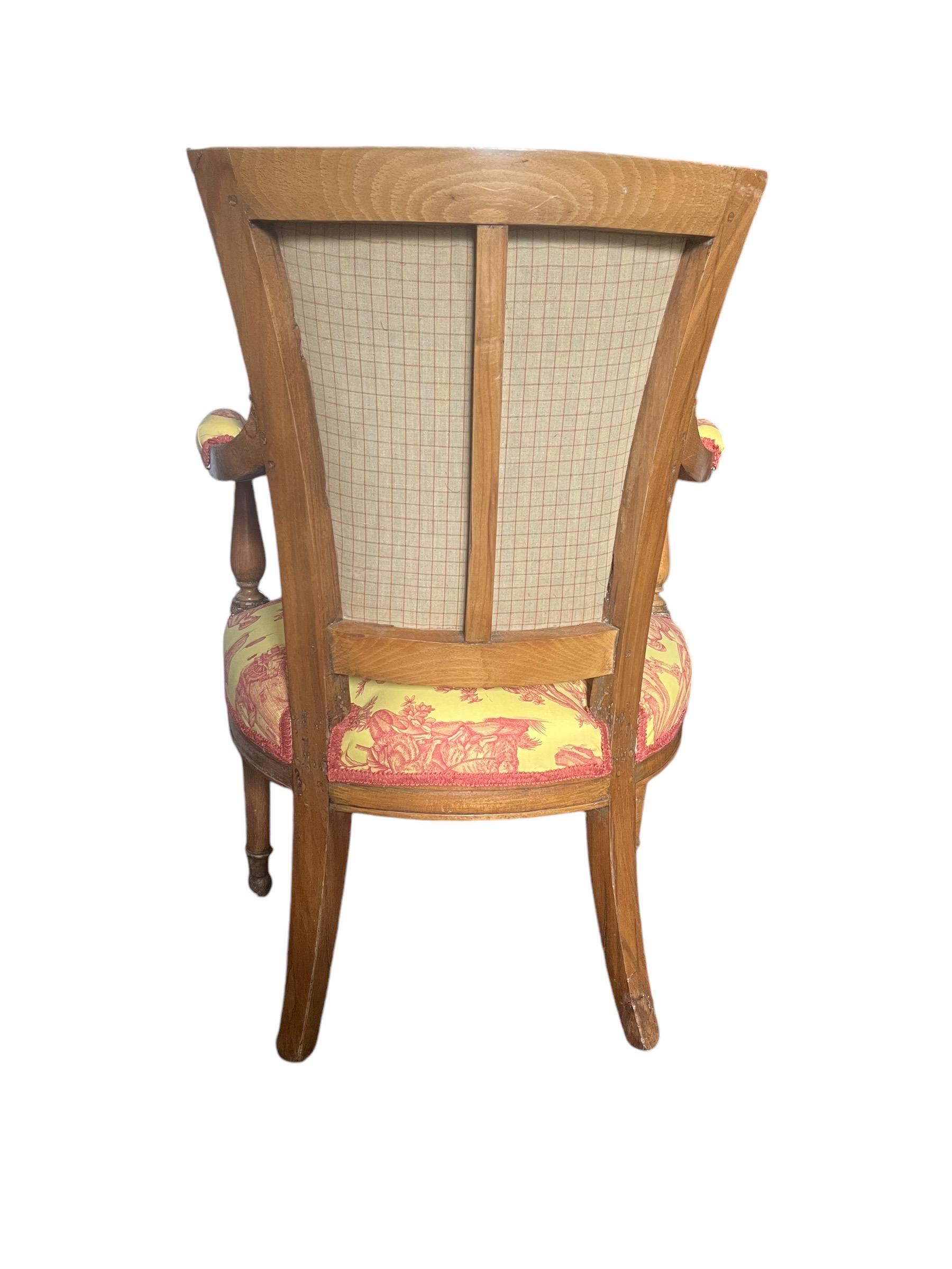 Sillón Luis XVI Cabriolet - Toile de Jouy amarillo y rojo rosado - Francia en venta 11