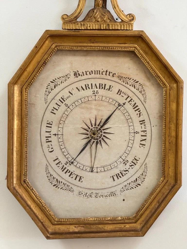 Louis XVI carved and gilded barometer In Good Condition For Sale In Charlottesville, VA