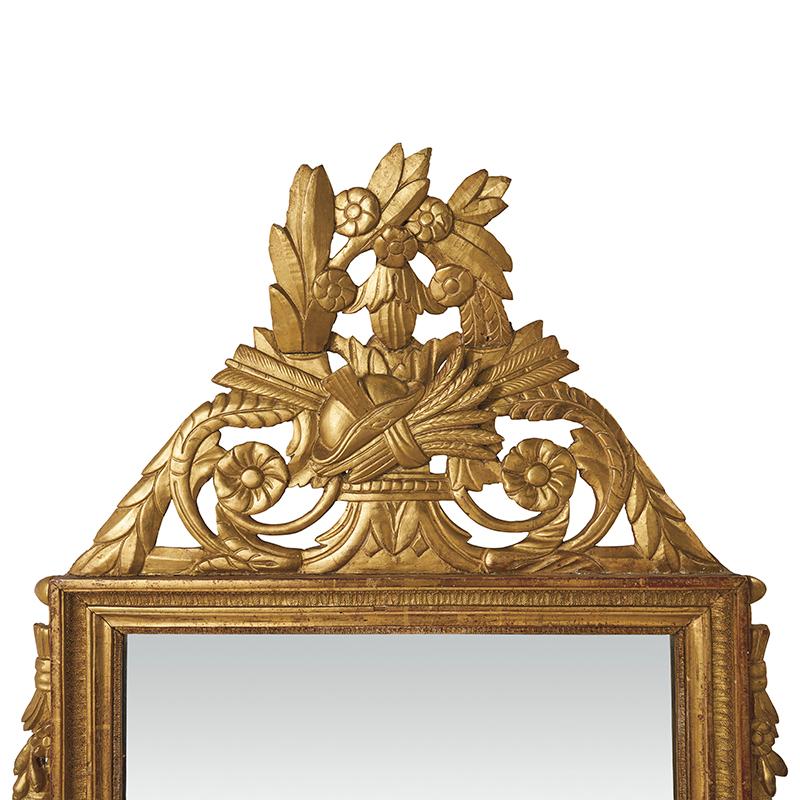 Louis XVI Carved Gilded Mirror, circa 1770, France In Good Condition In New York, NY