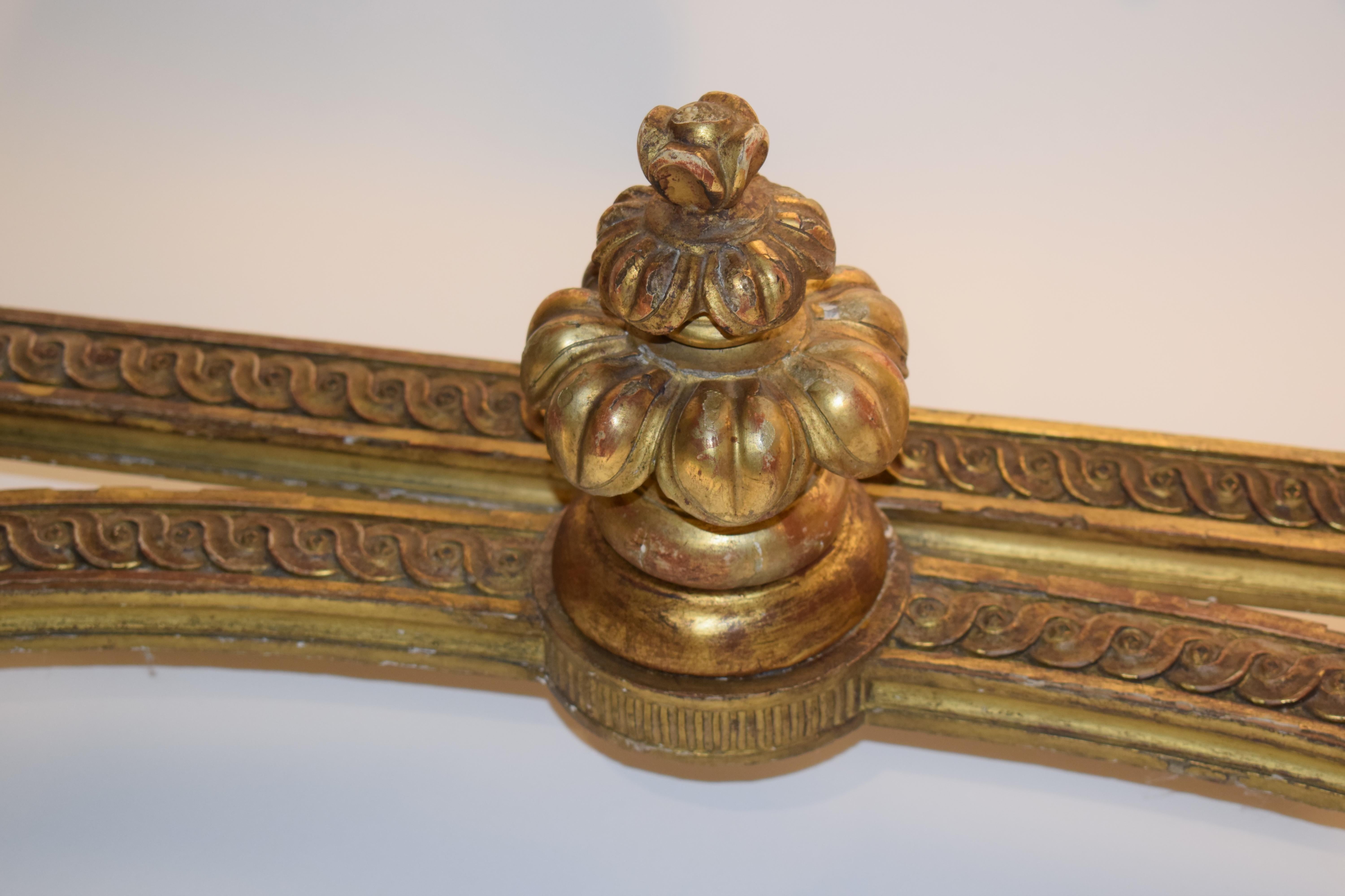 Table console Louis XVI en bois sculpté et doré « Fleur de Pecher » avec plateau en marbre en vente 2