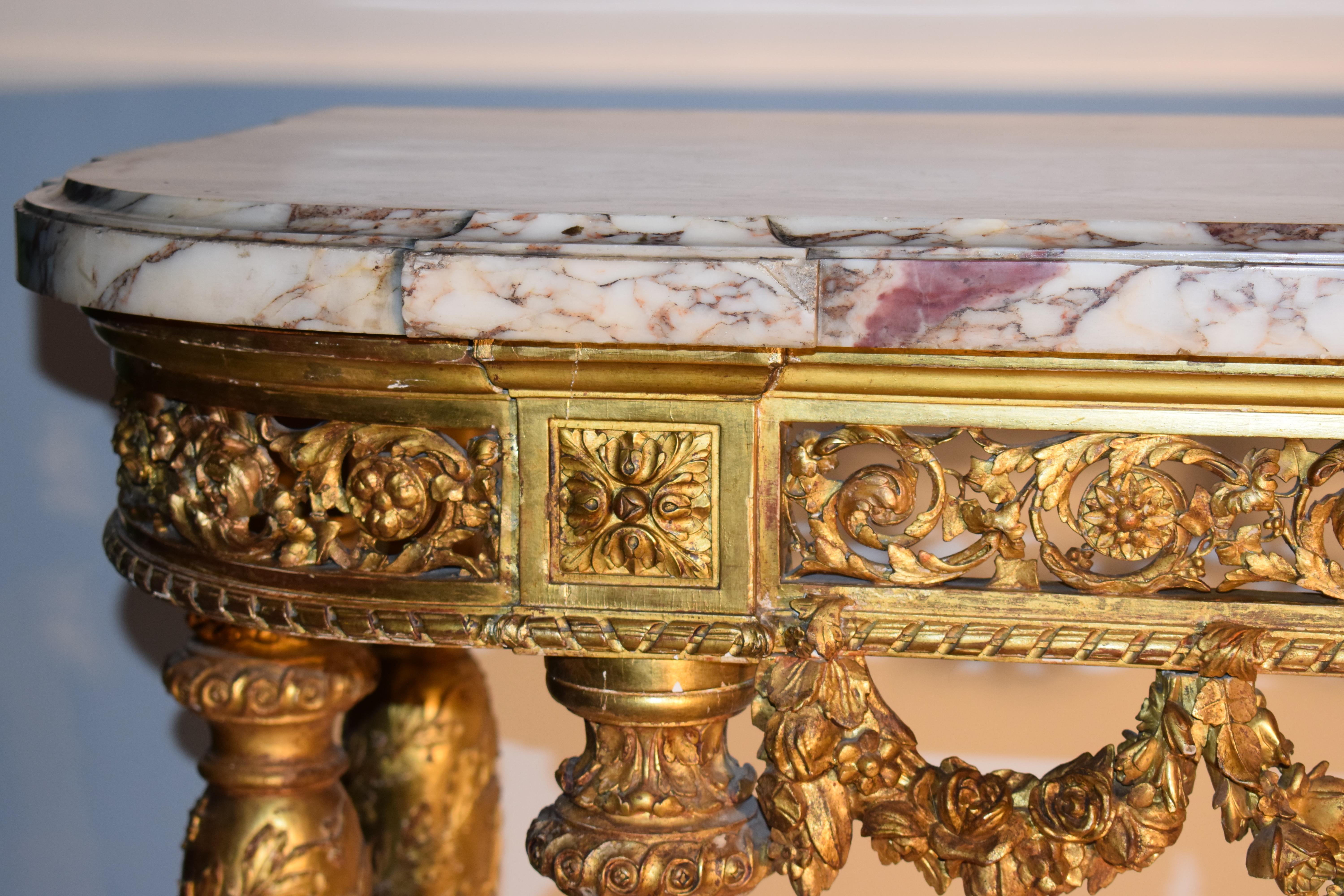 Konsolentisch aus geschnitztem, vergoldetem Holz mit Marmorplatte „Fleur de Pecher“ im Stil Louis XVI. im Angebot 11