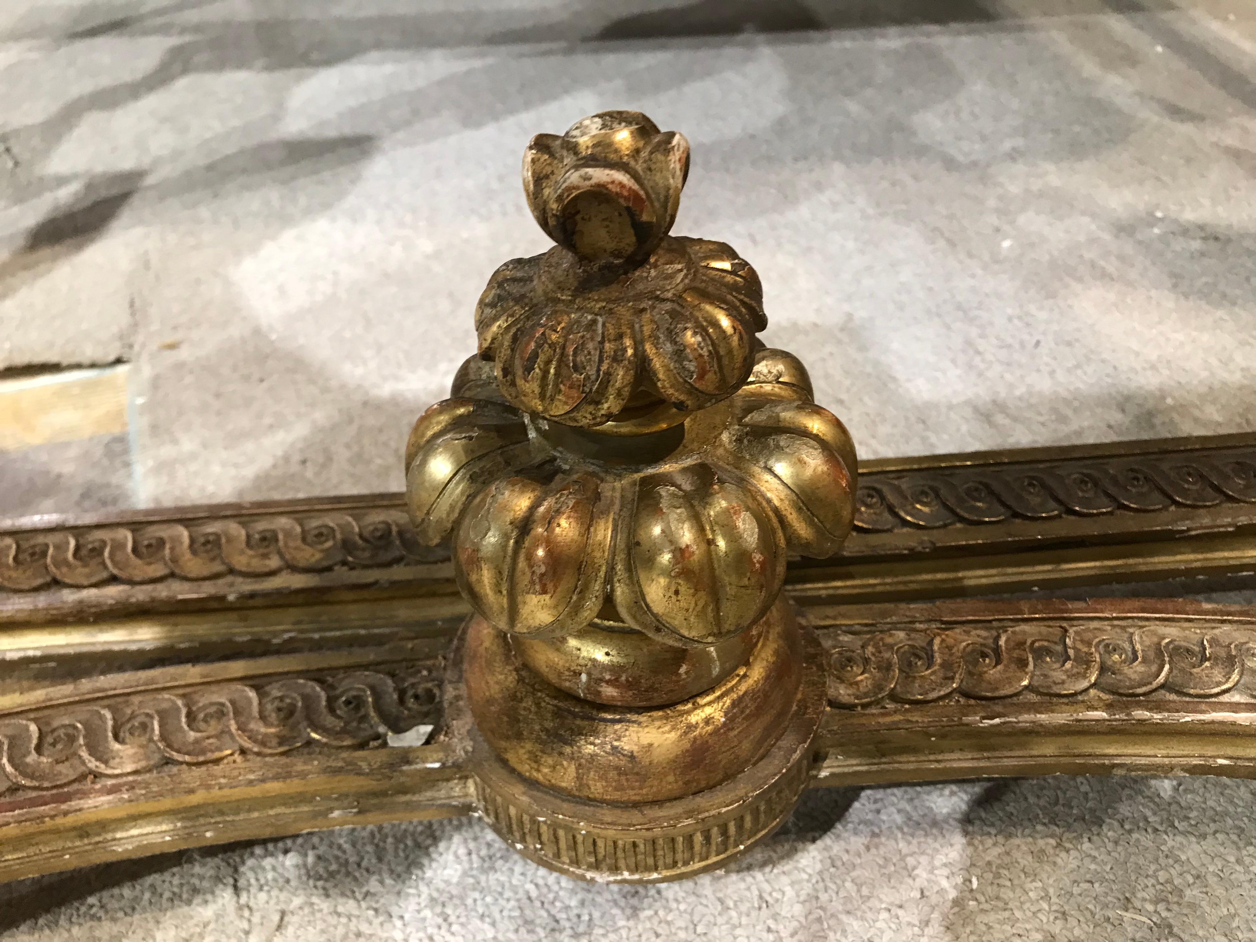 Konsolentisch aus geschnitztem, vergoldetem Holz mit Marmorplatte „Fleur de Pecher“ im Stil Louis XVI. im Zustand „Gut“ im Angebot in Atlanta, GA