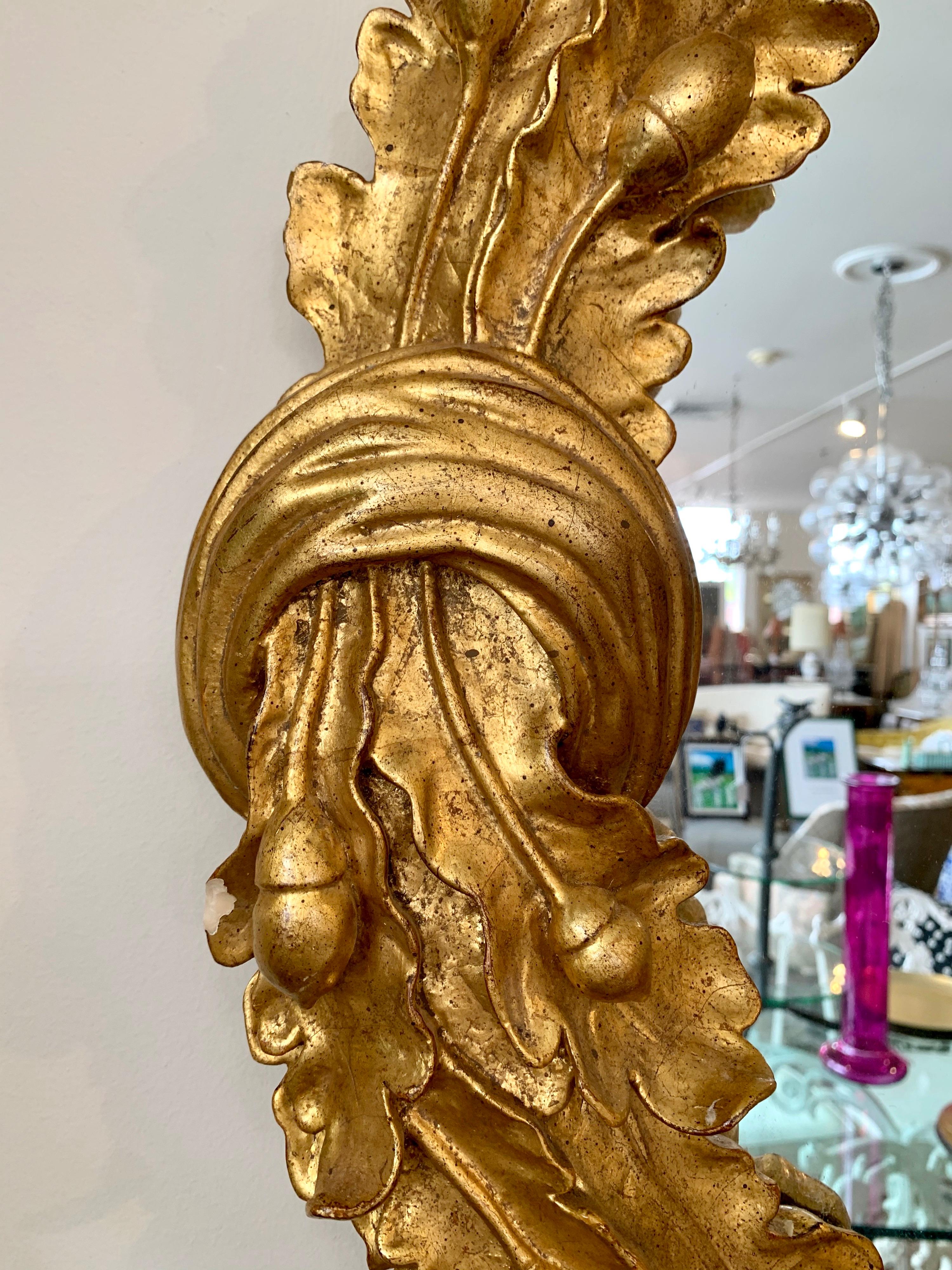 Louis XVI Style Carved Giltwood Oval Mirror with Oak Leaves and Acorns In Good Condition In West Hartford, CT